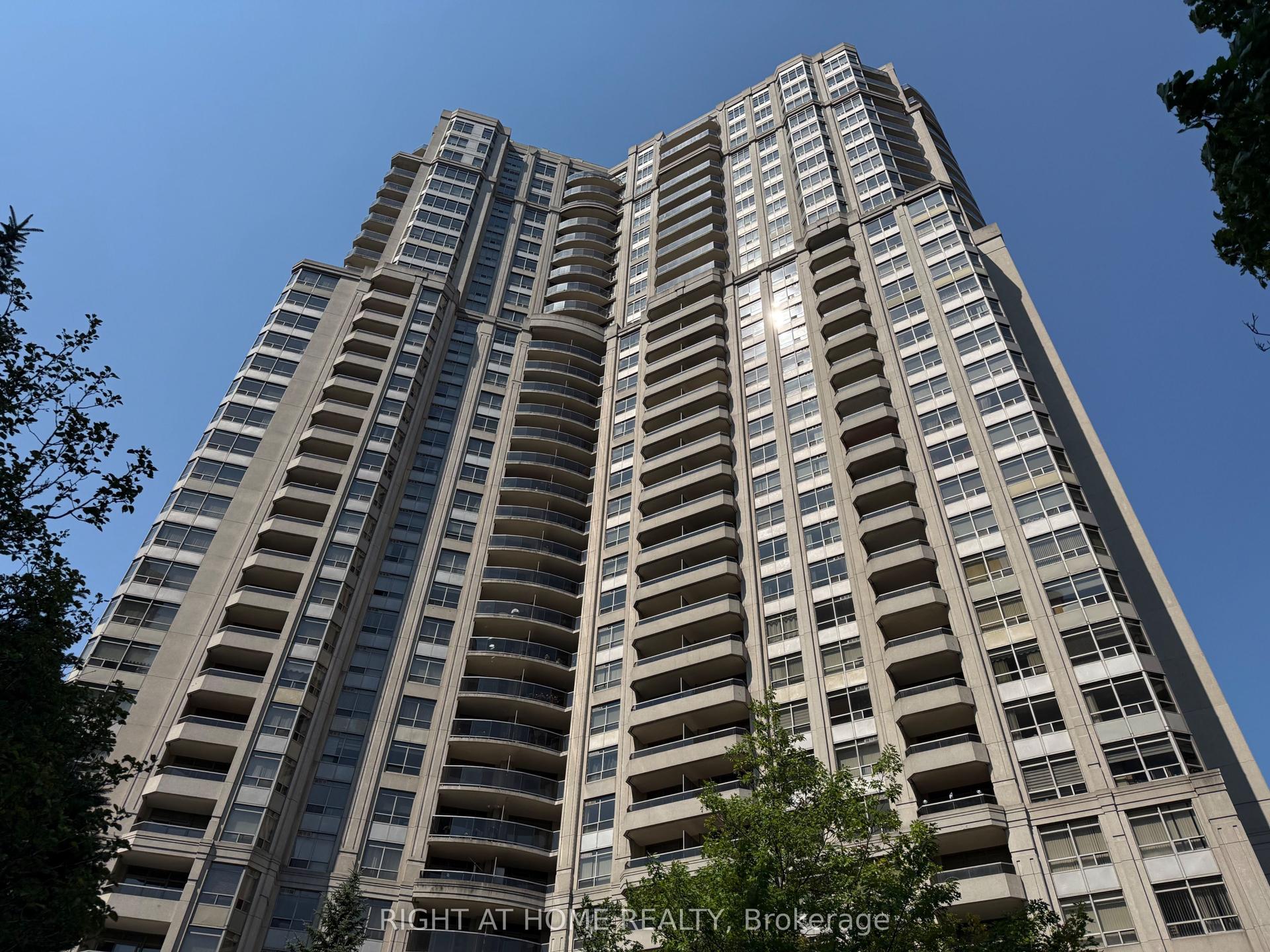 35 Kingsbridge Garden Circle 601 #601, Mississauga — Condo for lease, photo 1
