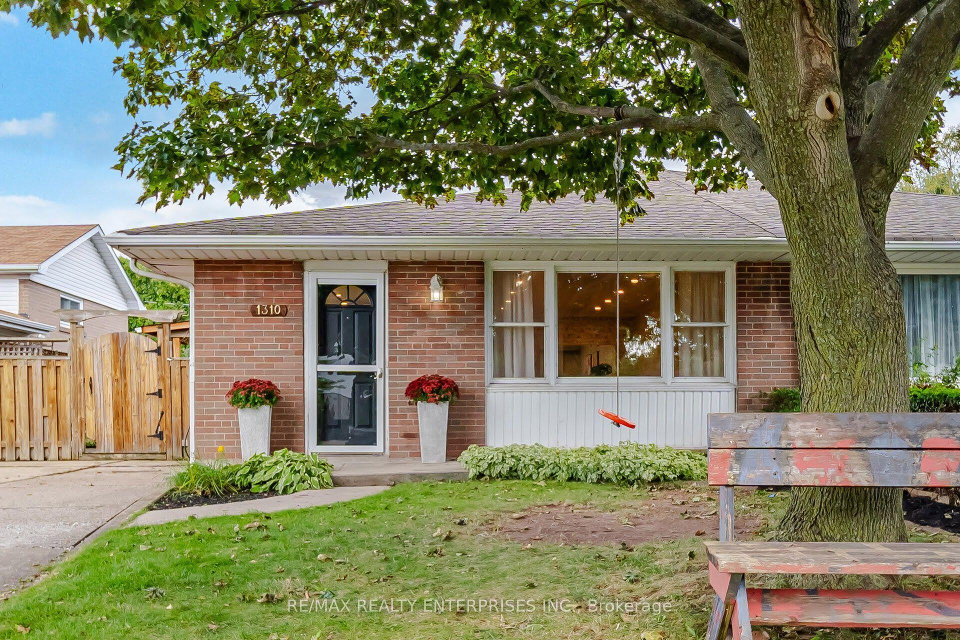 1310 Redbank Crescent, Oakville — Semi-Detached for sale, photo 1