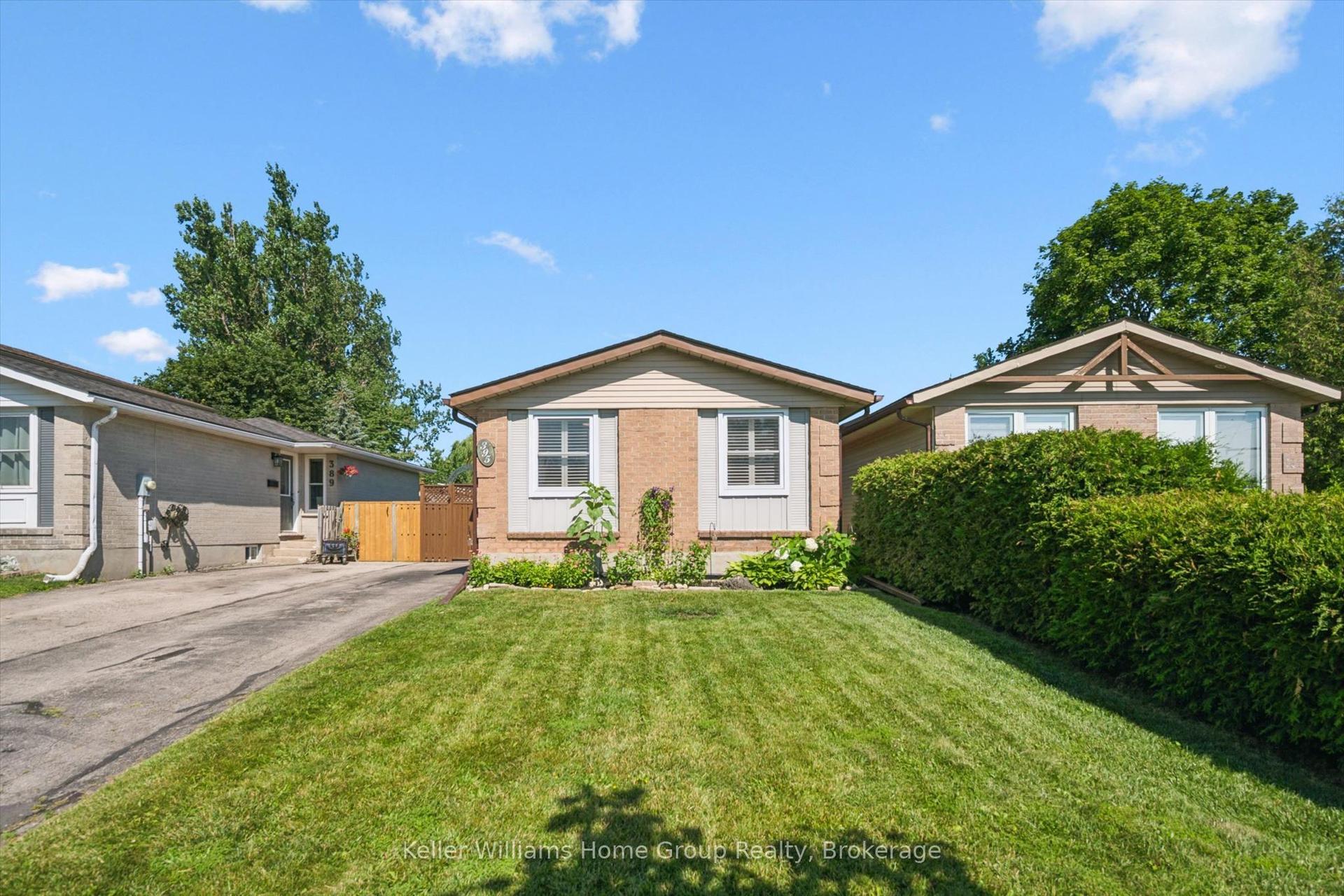 395 Strathallan Street, Centre Wellington — Detached for sale, photo 1