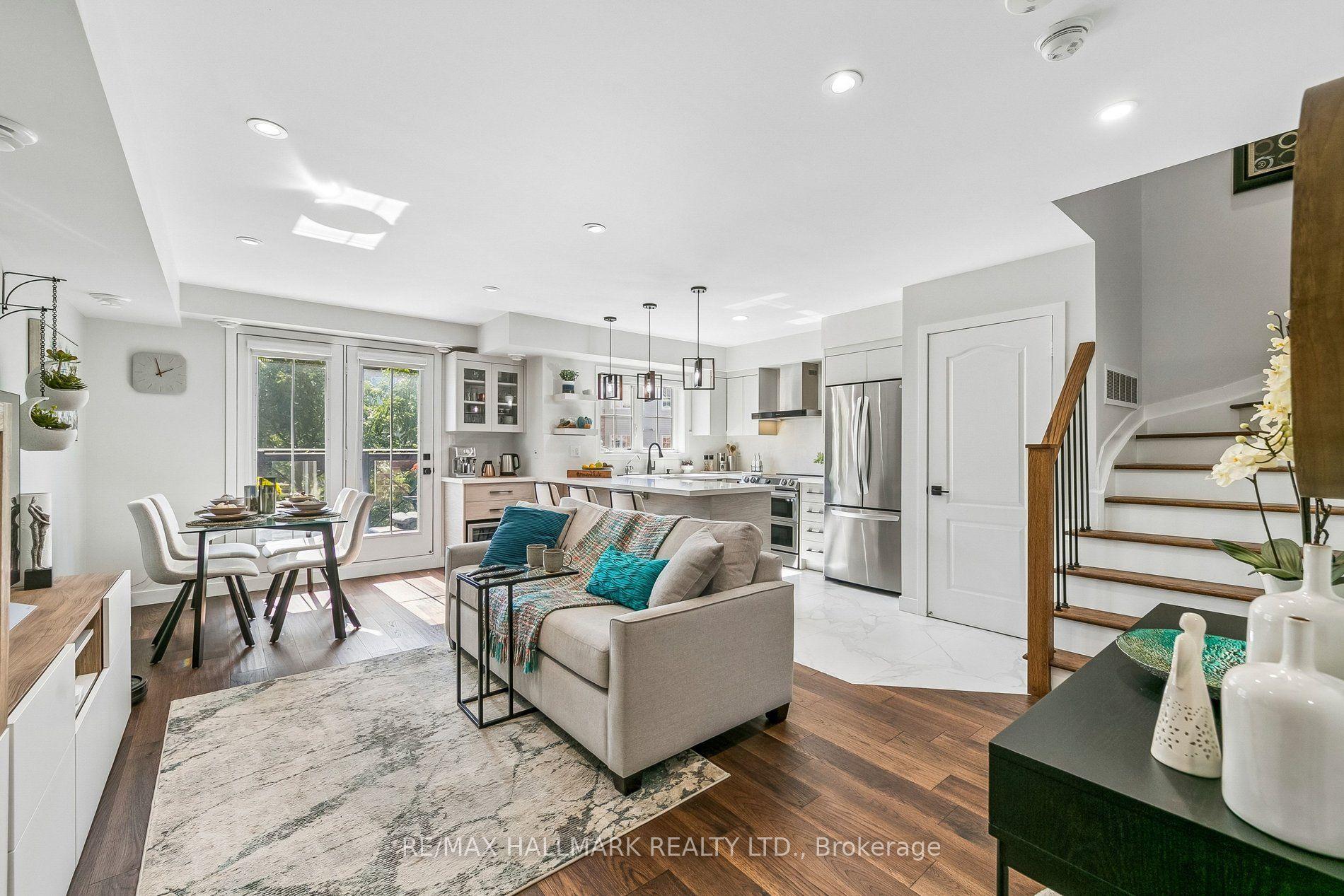 19 Hays Boulevard 5 #5, Oakville — Condo Town for sale, photo 1