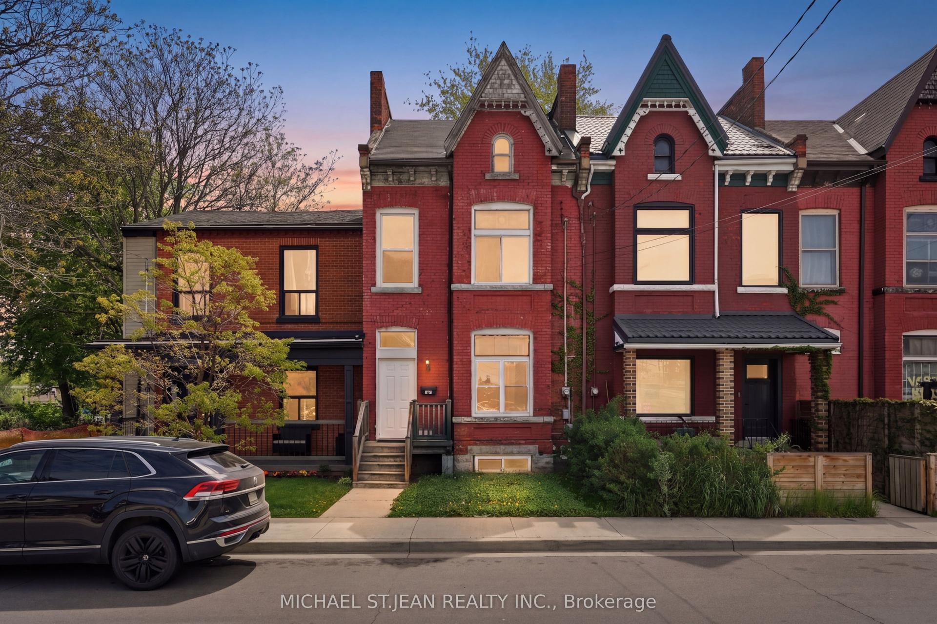 126 Park Street N — photo 1
