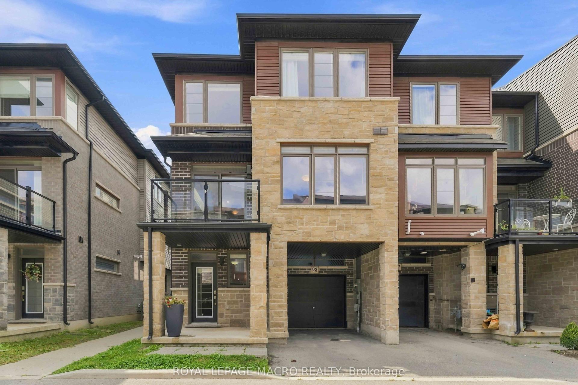 30 Times Square Boulevard 98 #98, Hamilton — Townhouse for lease, photo 1