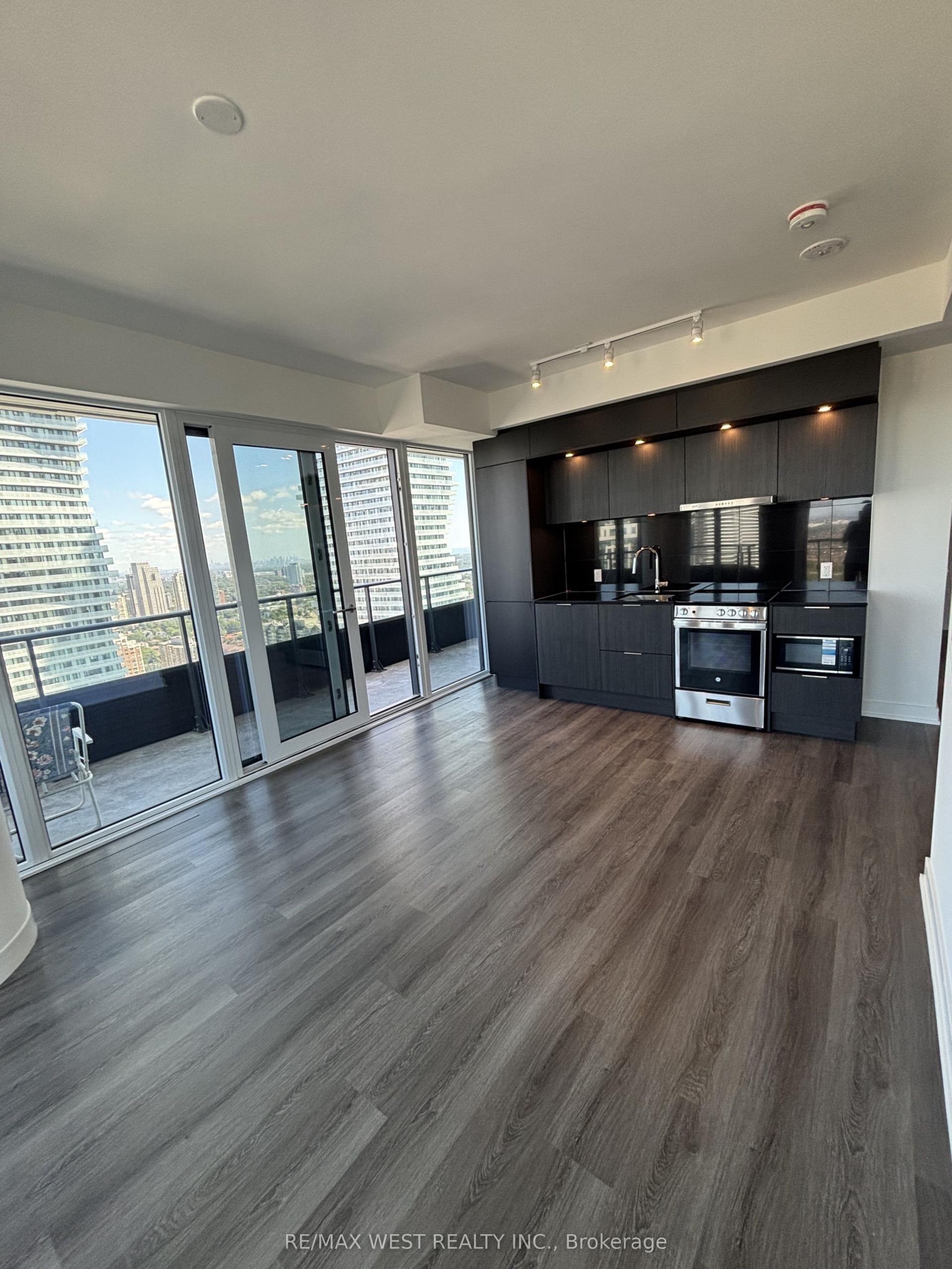448 Burnhamthorpe Road 3305 #3305, Mississauga — Condo for lease, photo 1