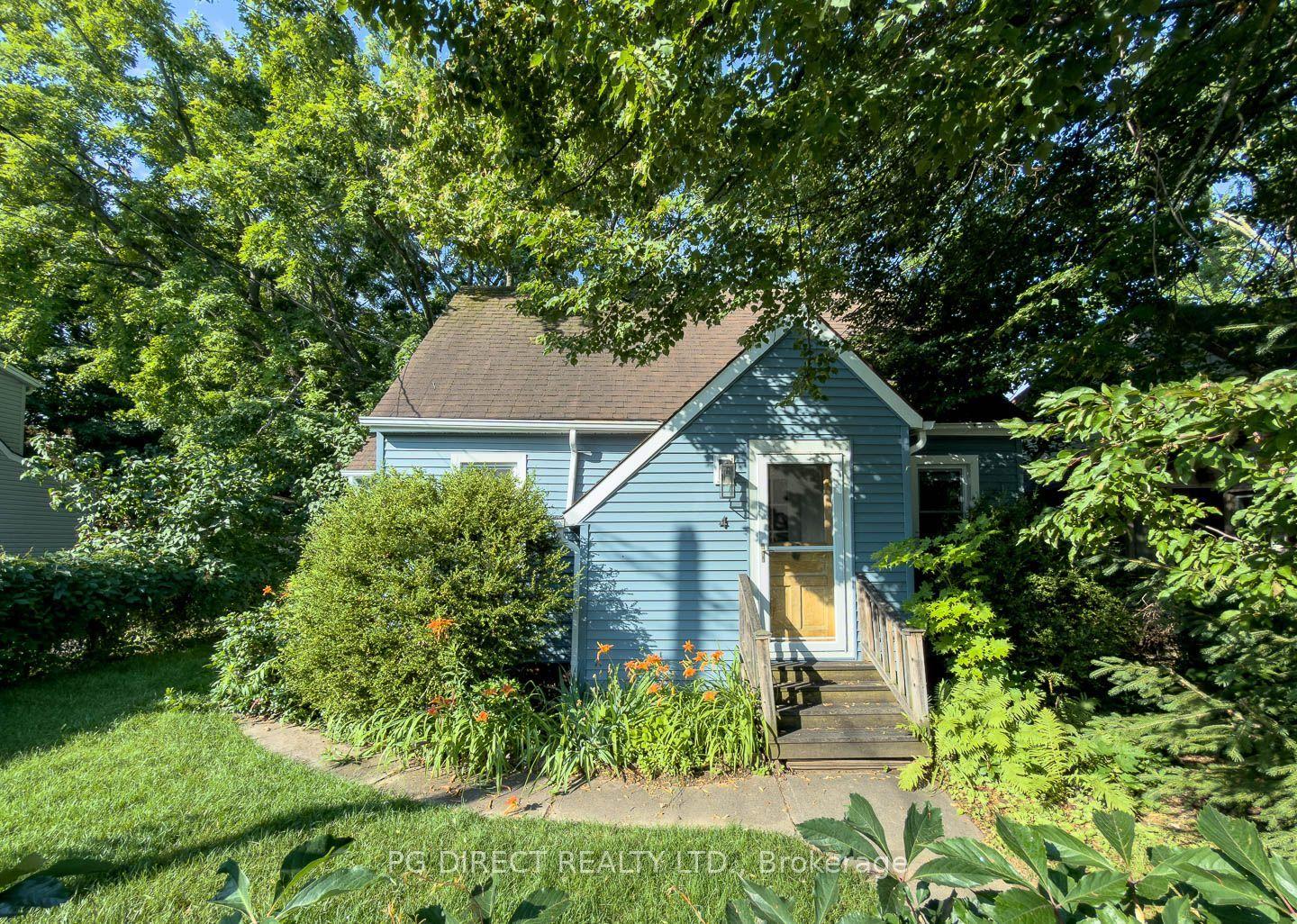 4 Chapel Street, Prince Edward County — Detached for sale, photo 1