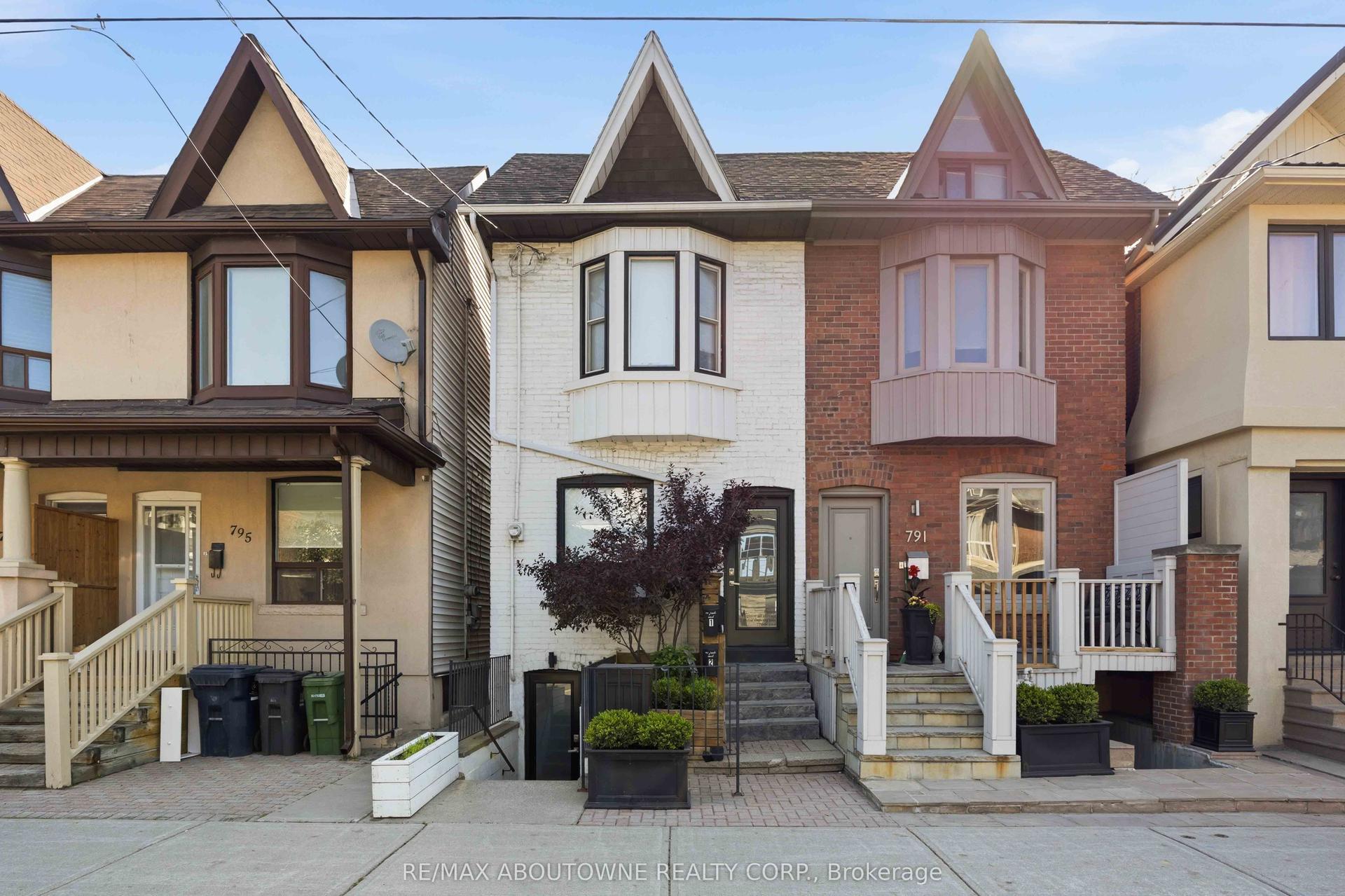 793 Pape Avenue 4 #4 — photo 1