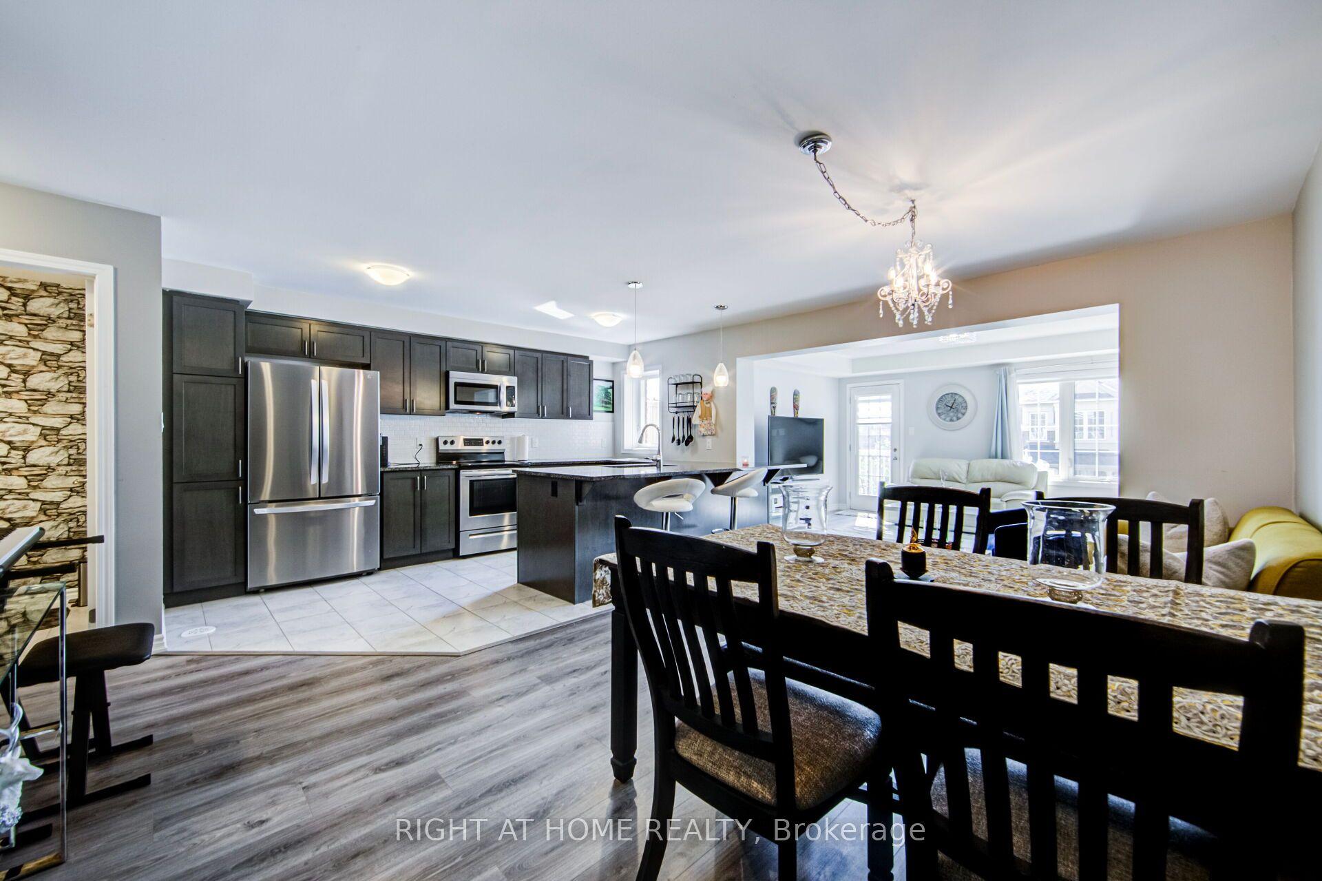 143 Toucan Trail, Oakville — Townhouse for sale, photo 1