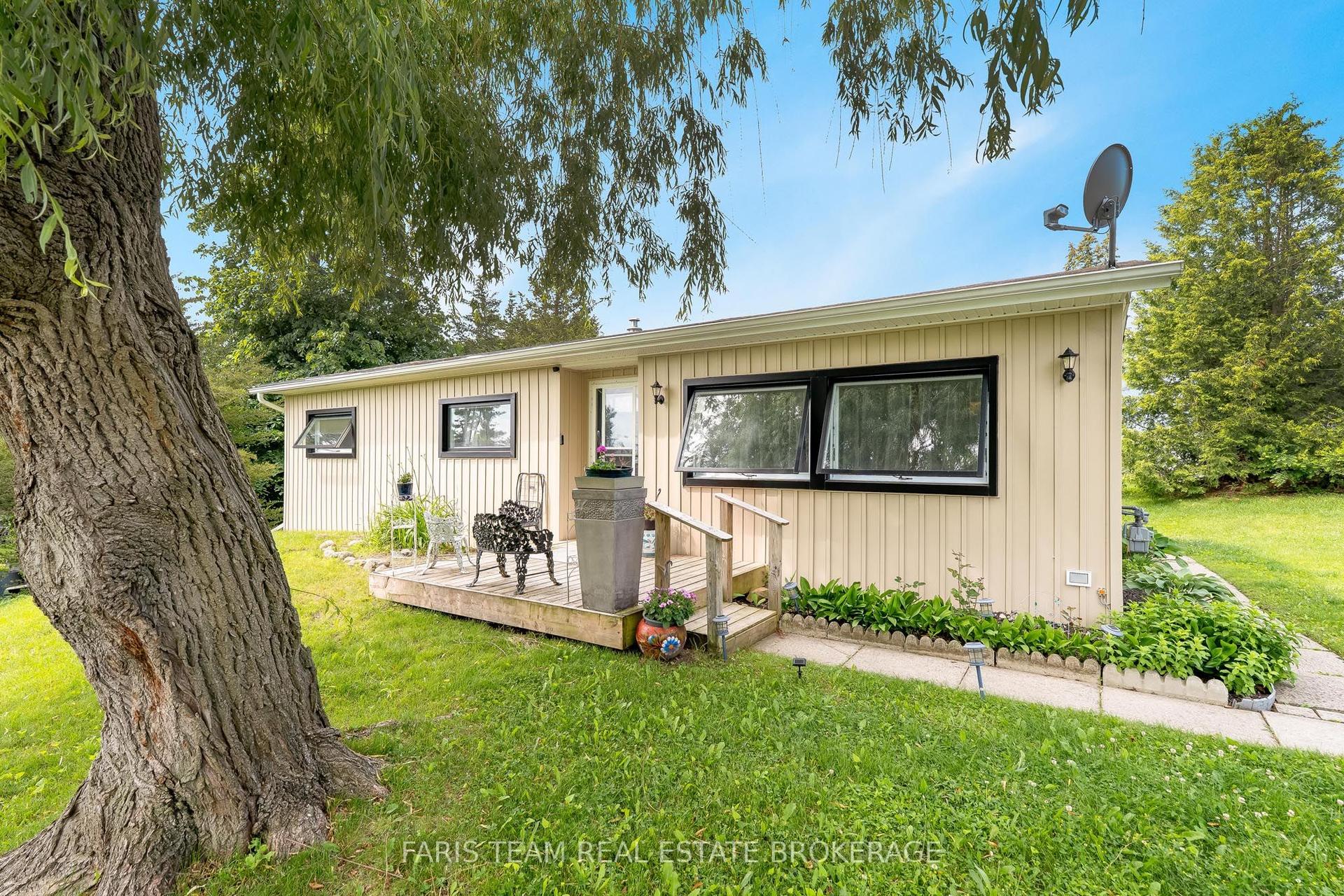 21 Hawthorne Drive, Innisfil — Detached for sale, photo 1