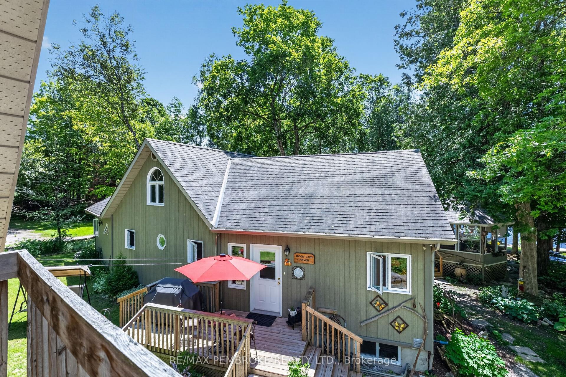 131 Clem Trail, Whitewater Region — Detached for sale, photo 1