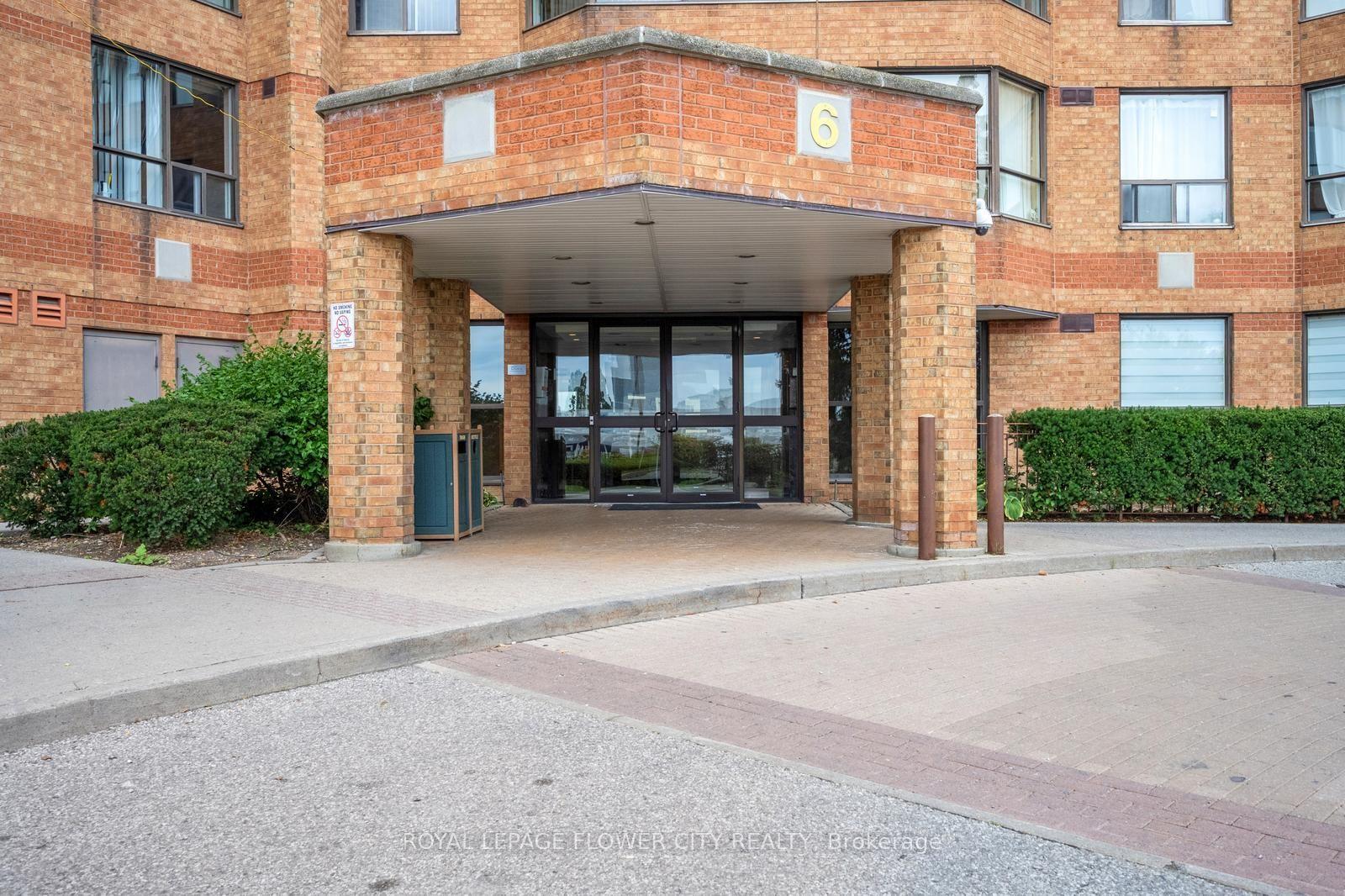 6 Humberline Drive 417 #417, Toronto — Condo for sale, photo 1
