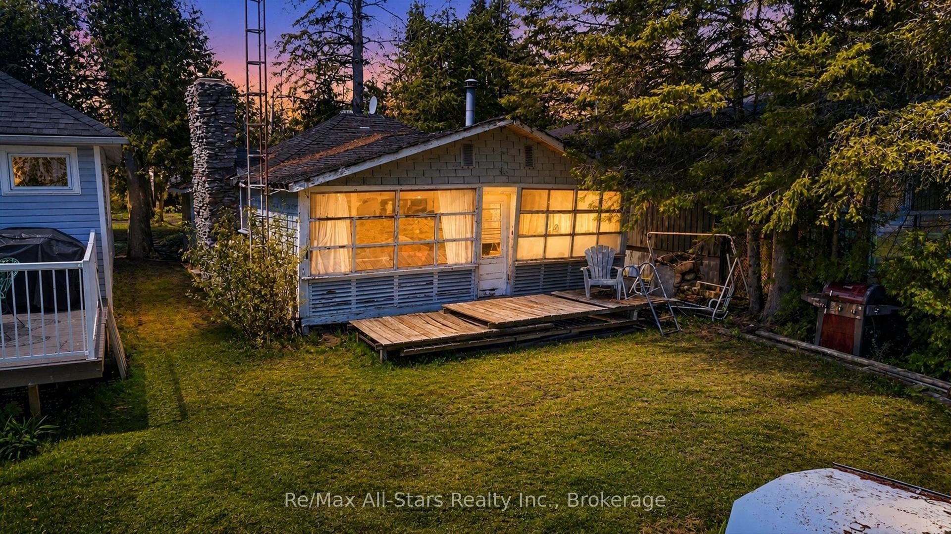 26 LAKE Street — photo 1
