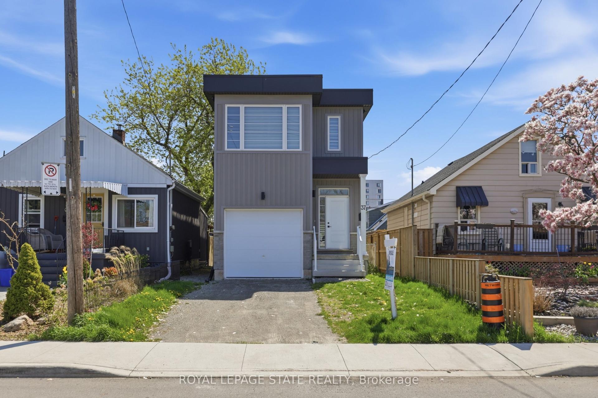 37 Delena Avenue S — photo 1