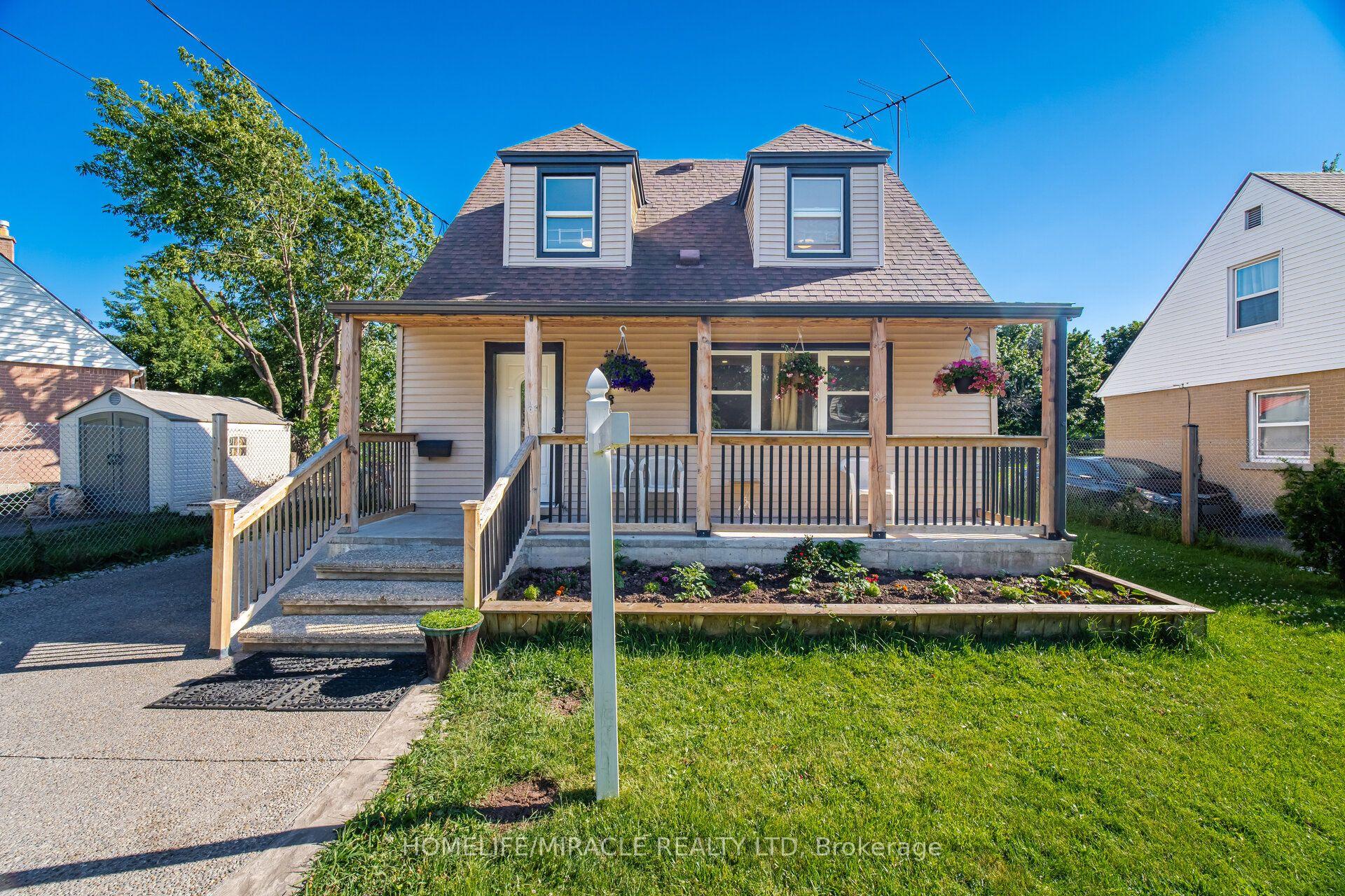 18 Glengrove Avenue — photo 1