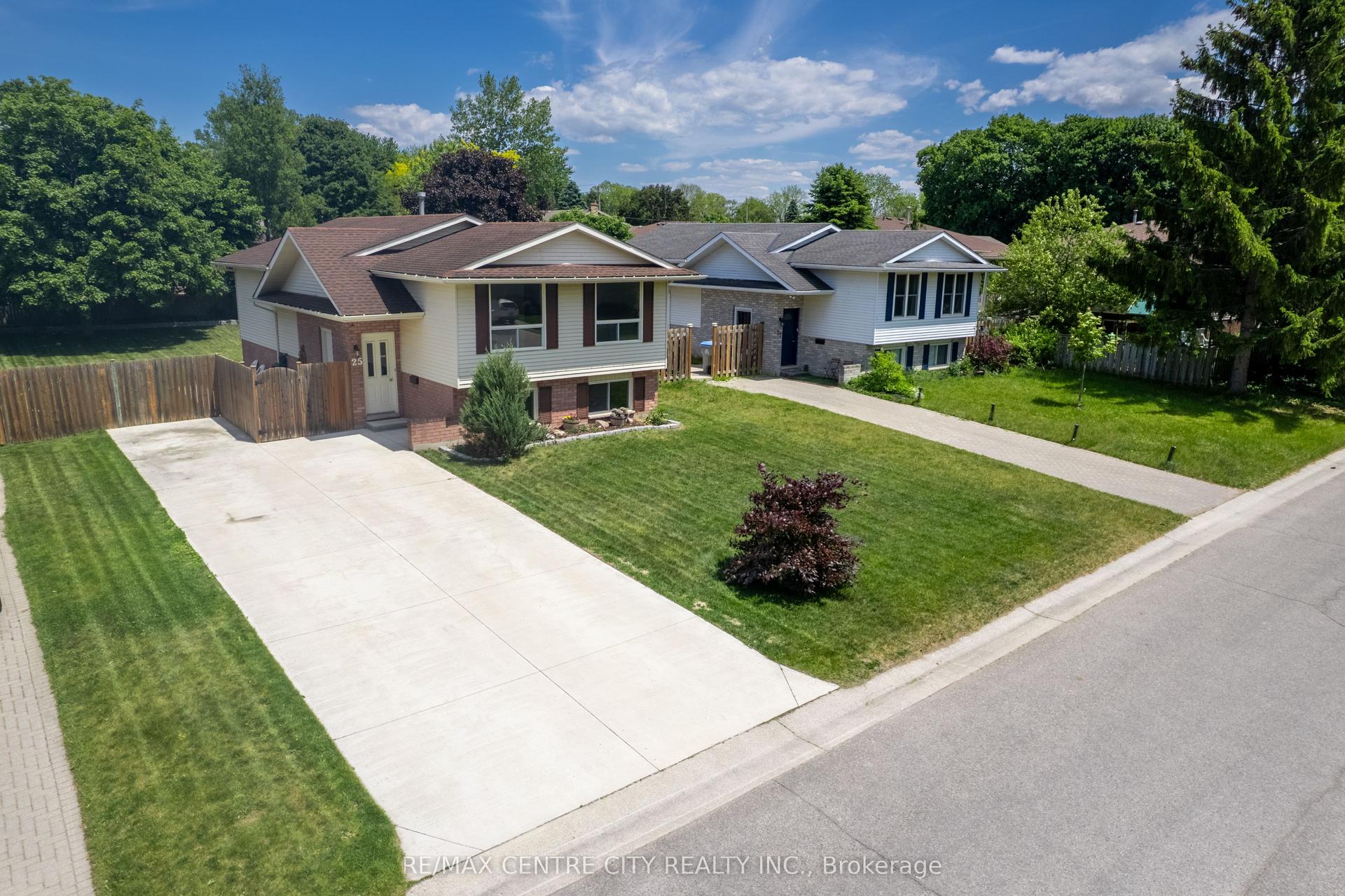 25 Pearson Avenue — photo 1