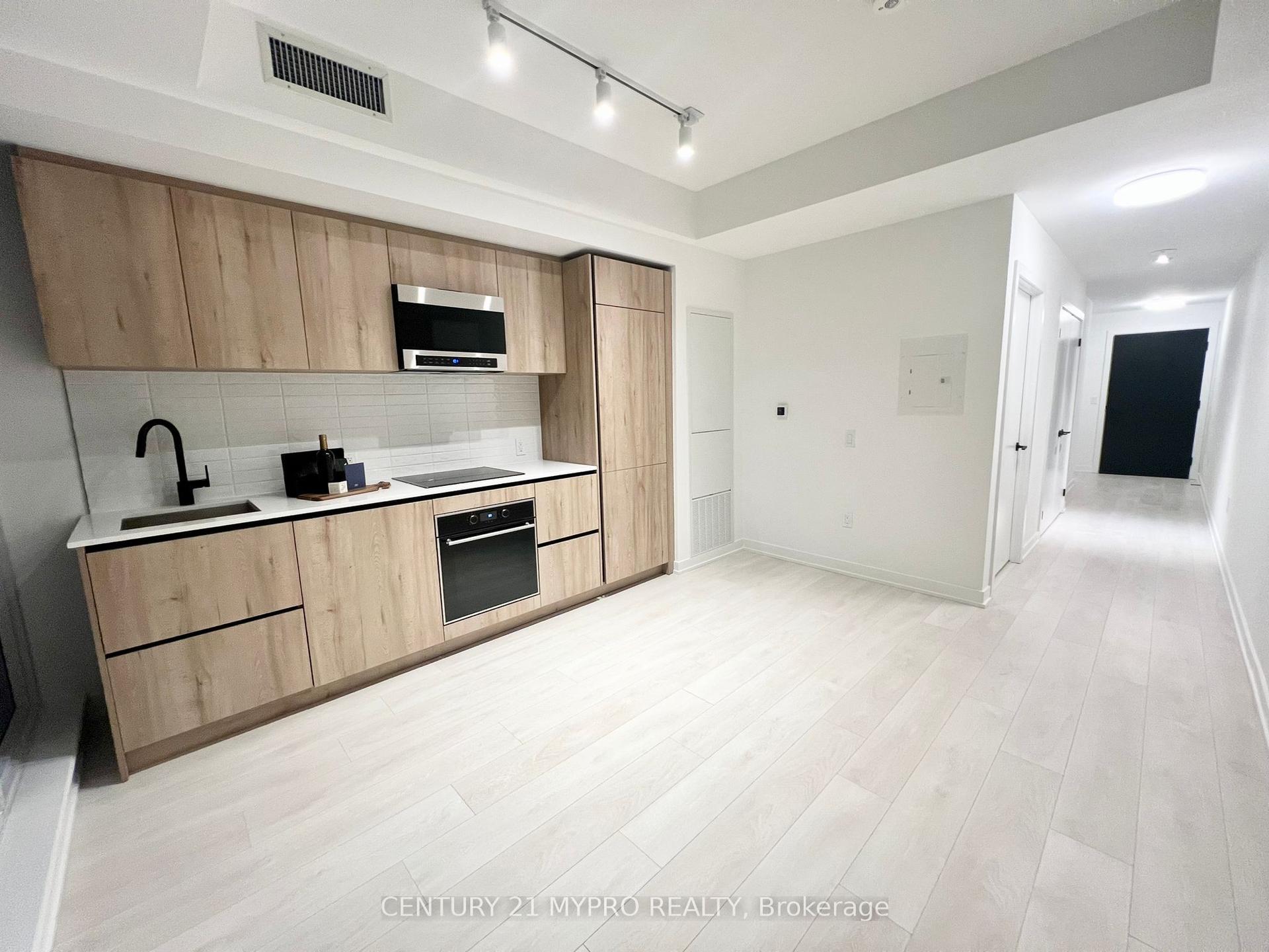 127 Broadway Avenue 204 #204, Toronto — Condo for lease, photo 1