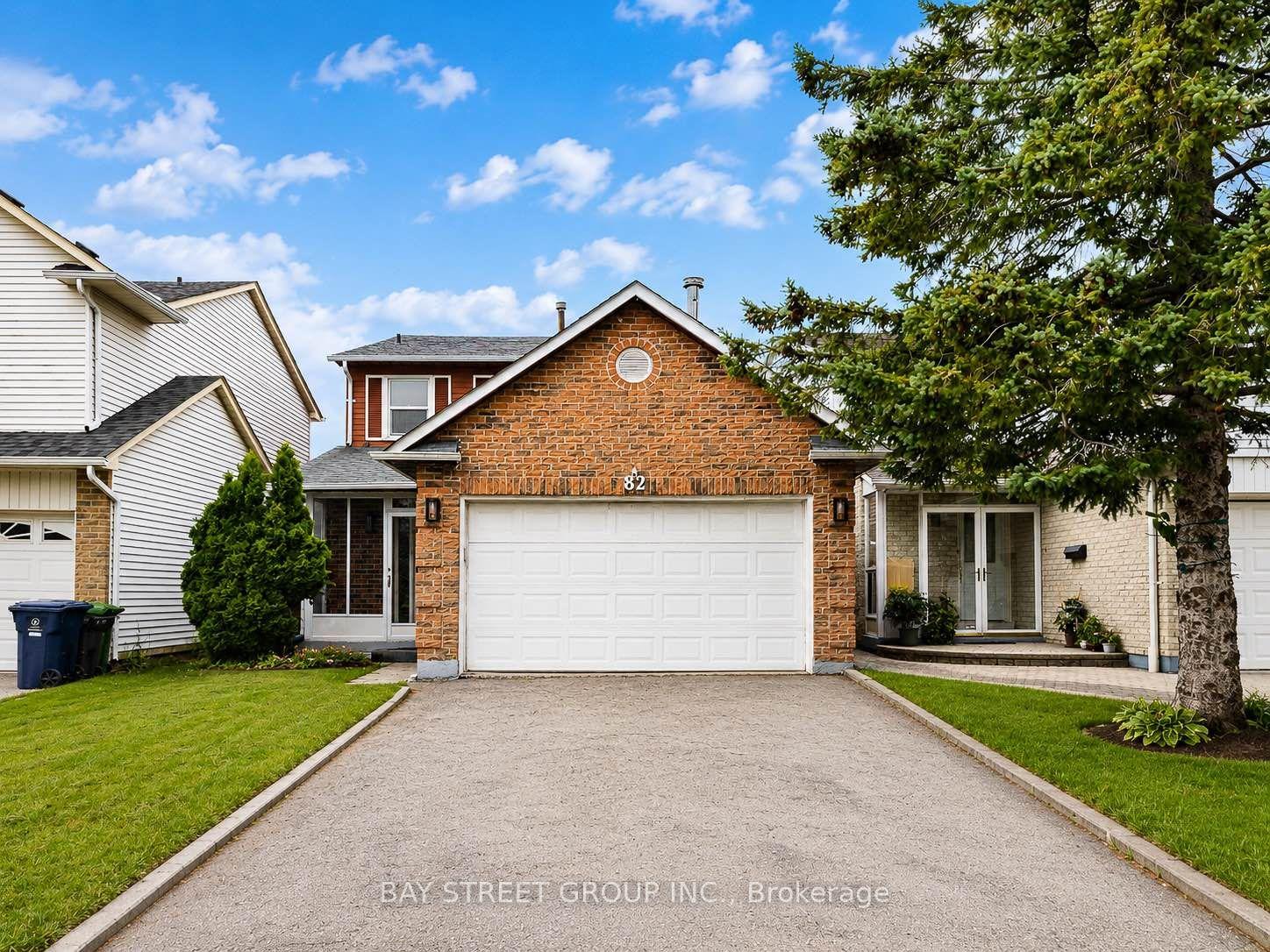 82 Radwell Crescent, Toronto — Detached for sale, photo 1