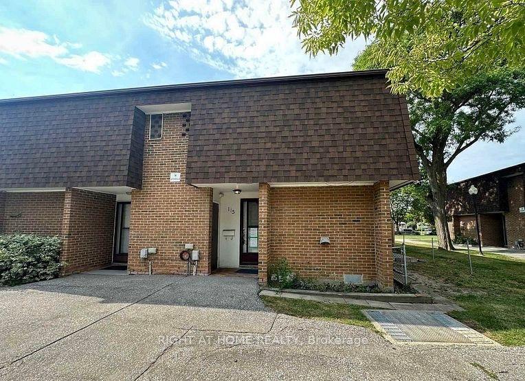 16 Litchfield Court 115 #115, Toronto — Condo Town for sale, photo 1
