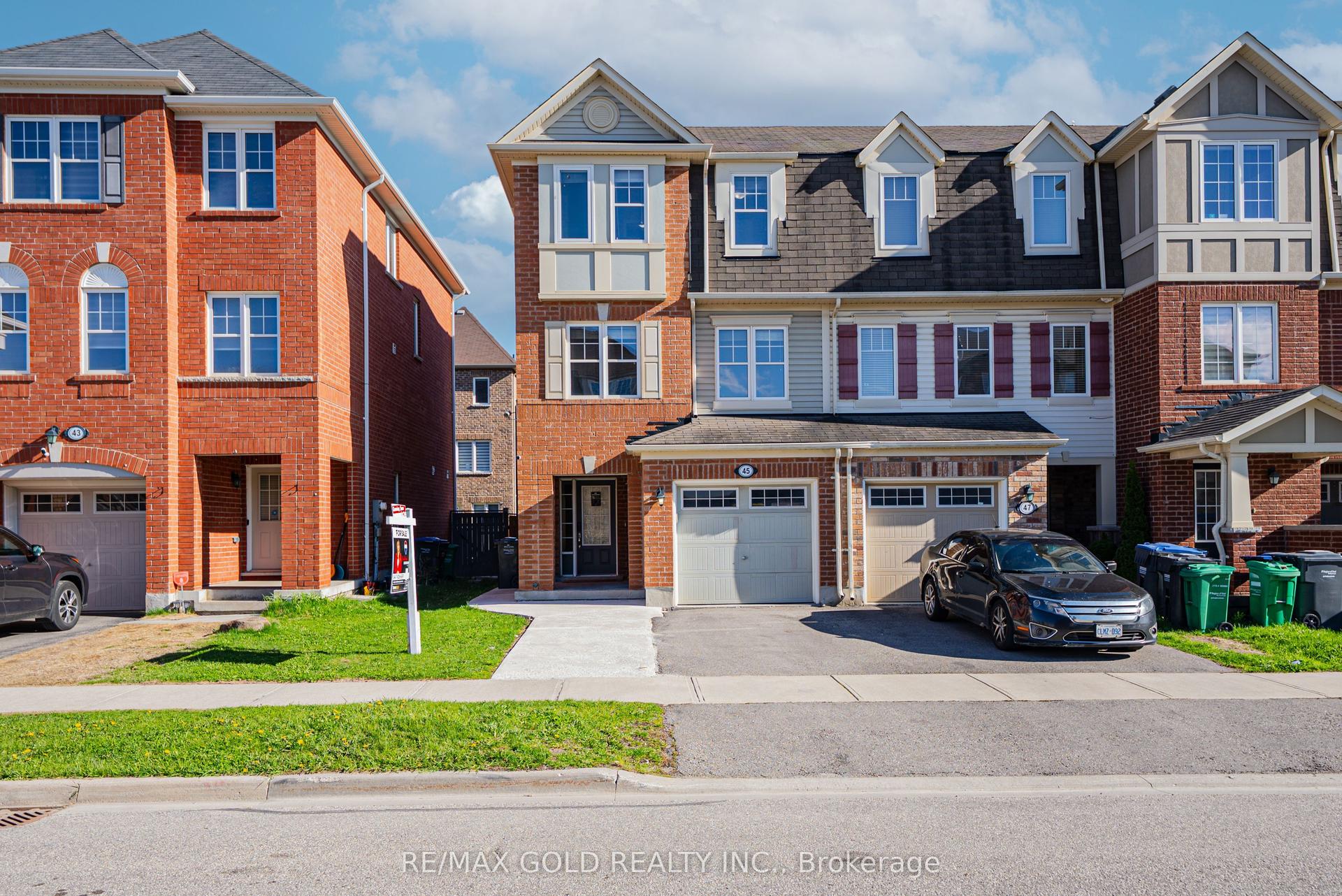 45 Ariel Road — photo 1