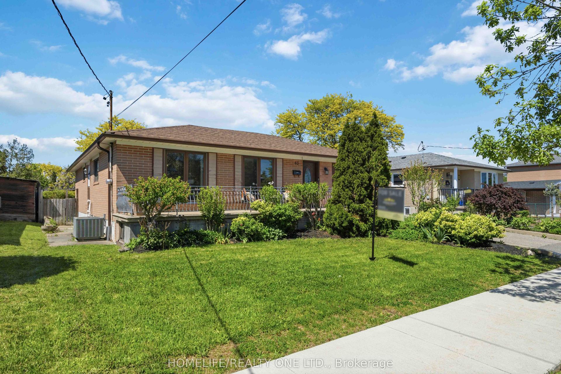 40 Wheatsheaf Crescent — photo 1