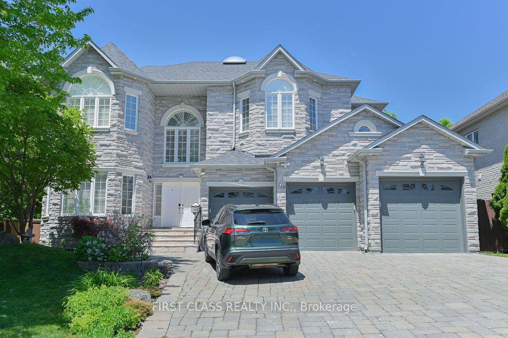 2 wainwright Avenue — photo 1