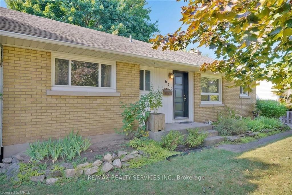 675 Inverness Avenue, Burlington — Detached for lease, photo 1