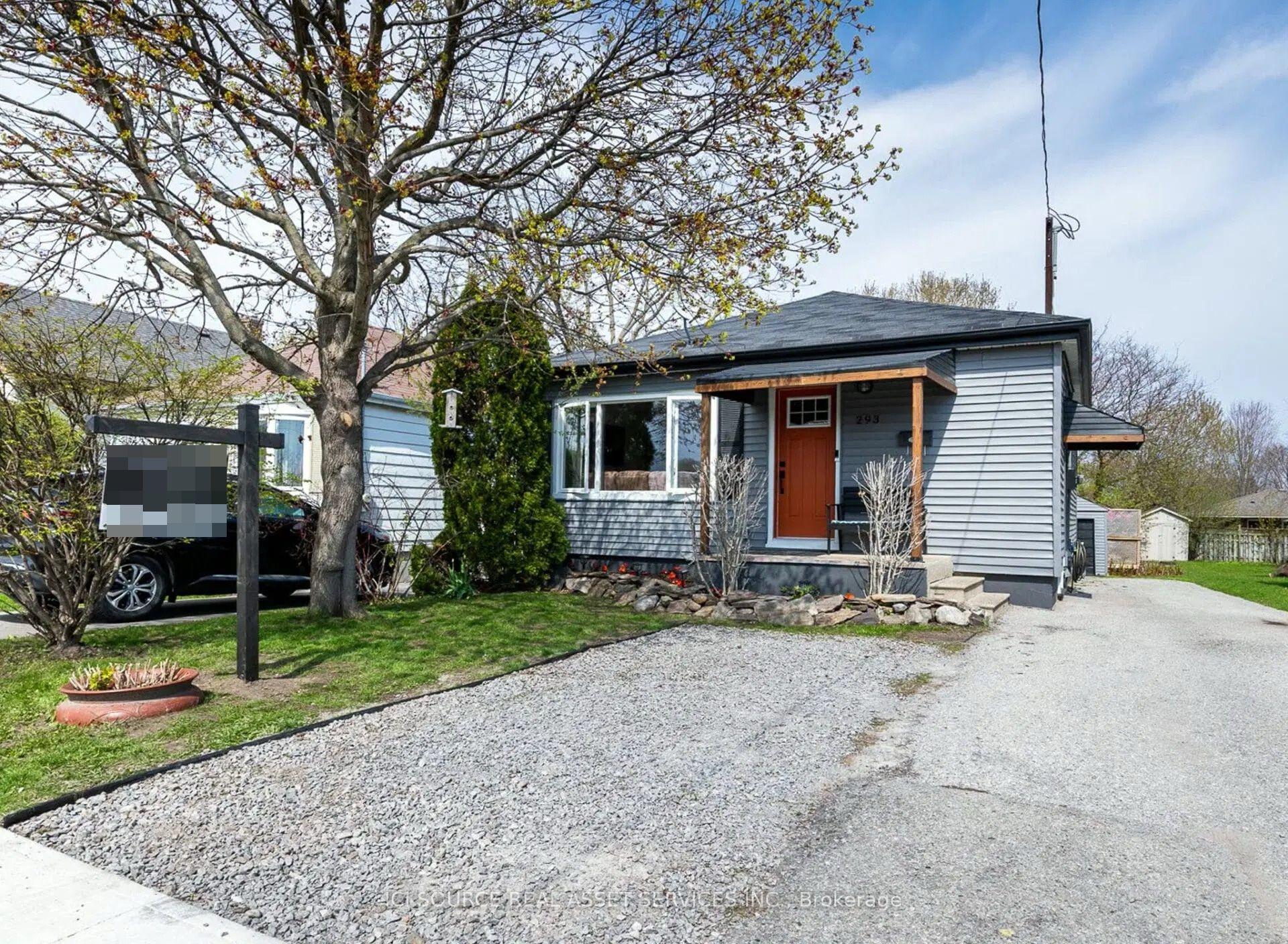 293 Oshawa Boulevard N — photo 1
