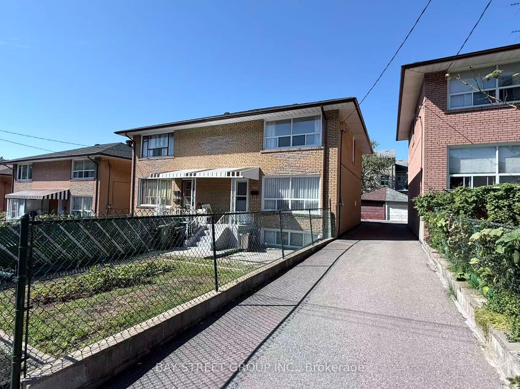 366 Highfield Road, Toronto — Semi-Detached for lease, photo 1