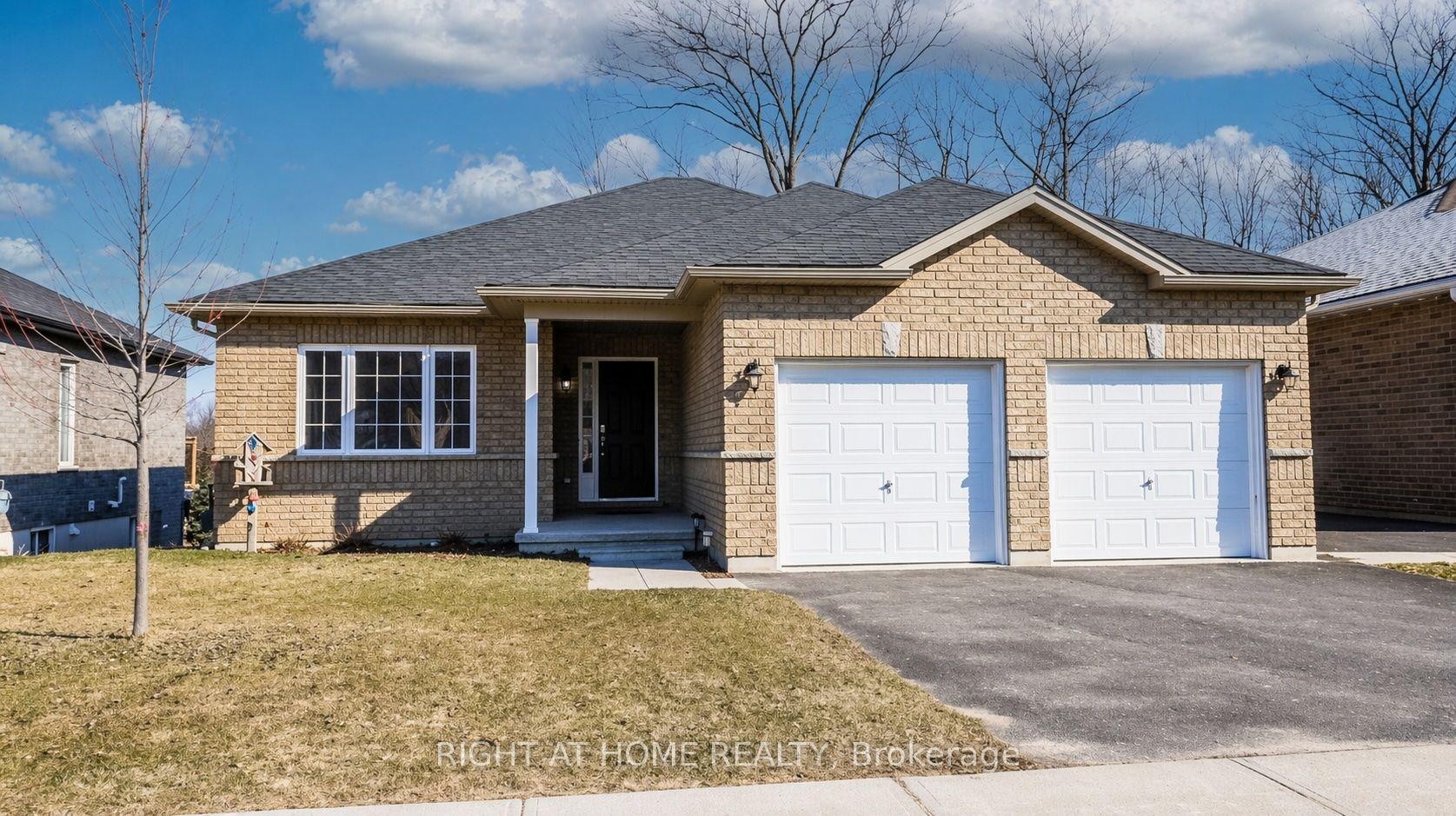 28 Hunter Avenue — photo 1