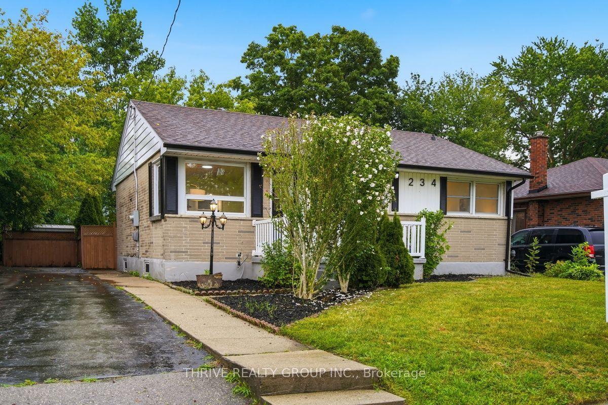 234 Goddard Boulevard, London East — Detached for sale, photo 1