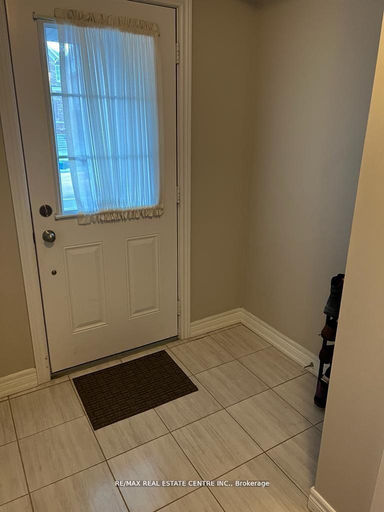 630 Linden Drive E — photo 1