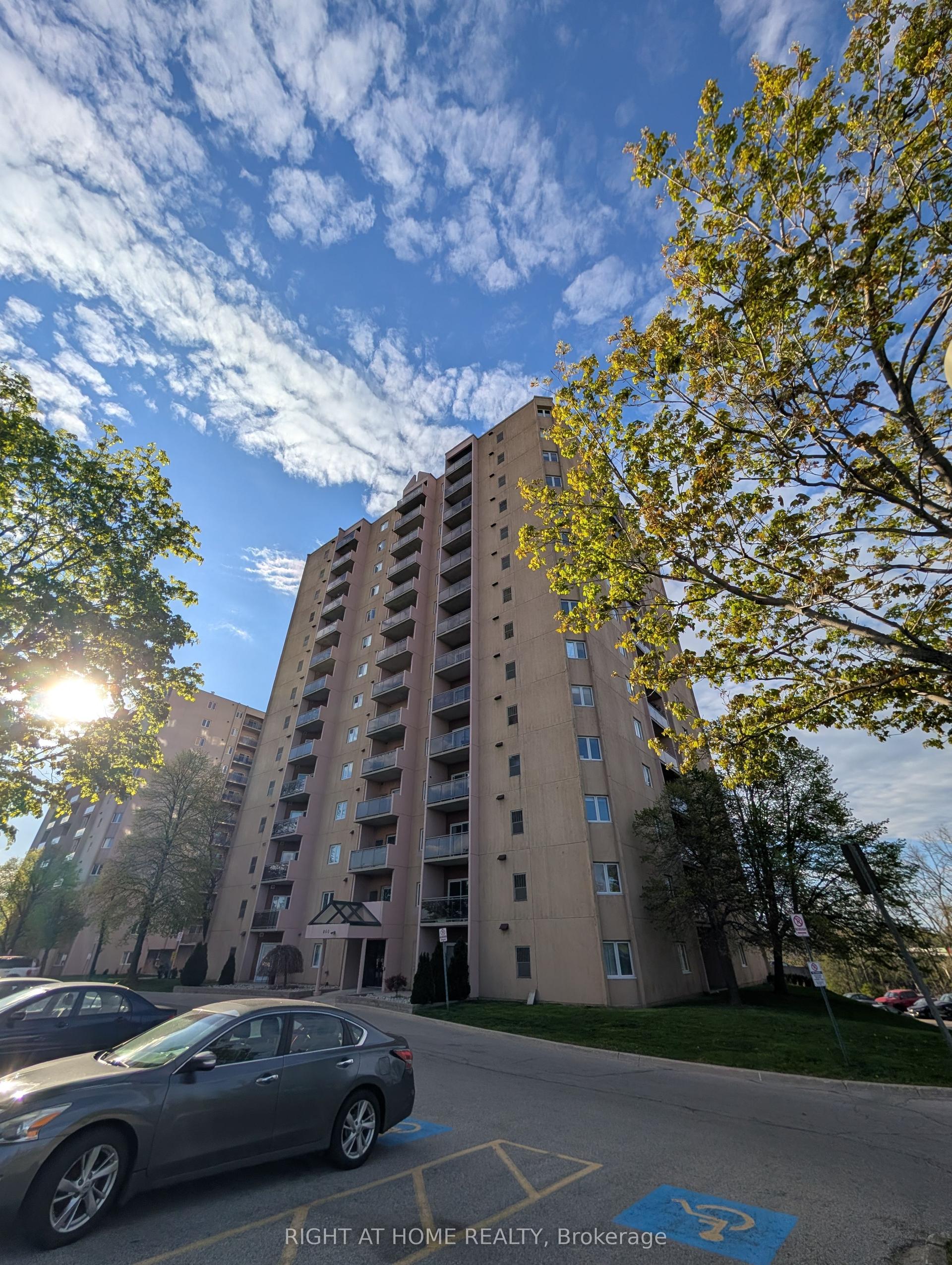 860 Commissioners Road E 408 #408 — photo 1