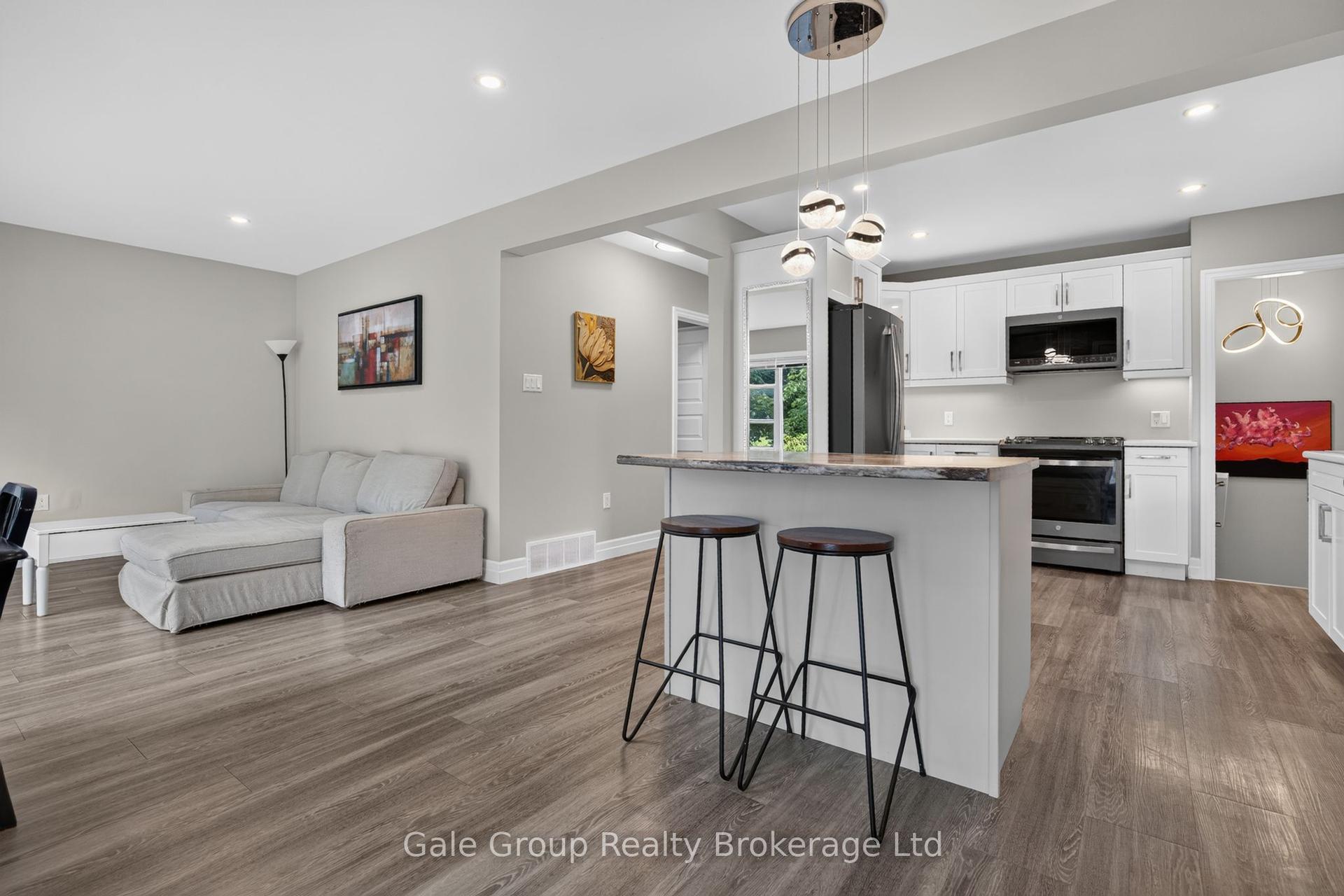312 Leinster Street, Woodstock — Detached for sale, photo 1