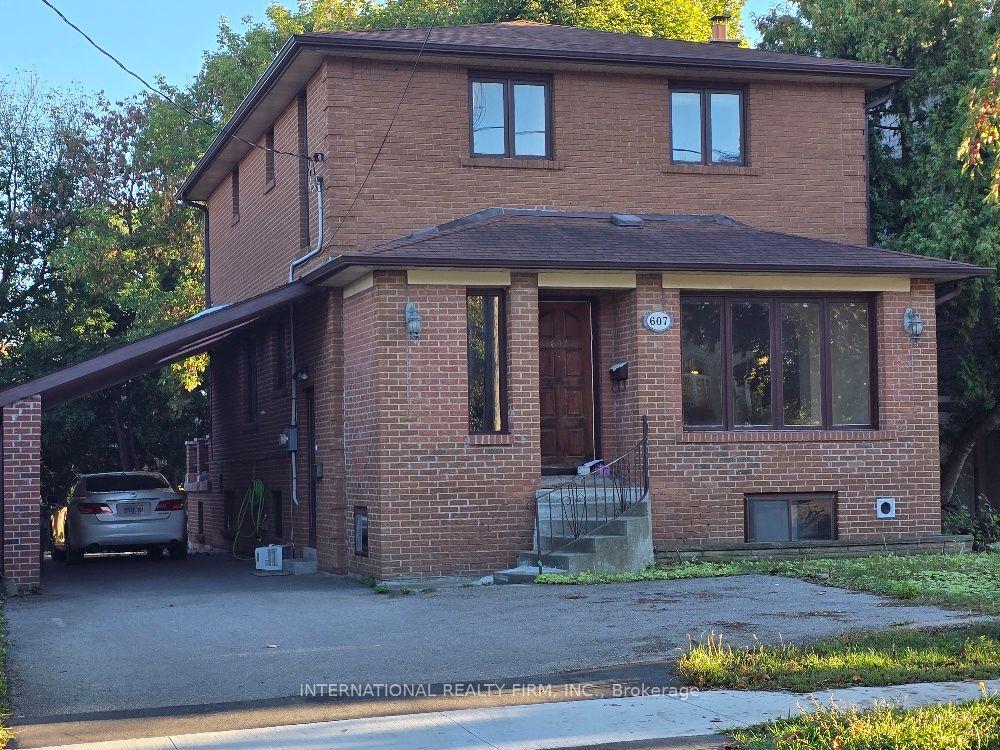 607 Coldstream Avenue, Toronto — Detached for lease, photo 1