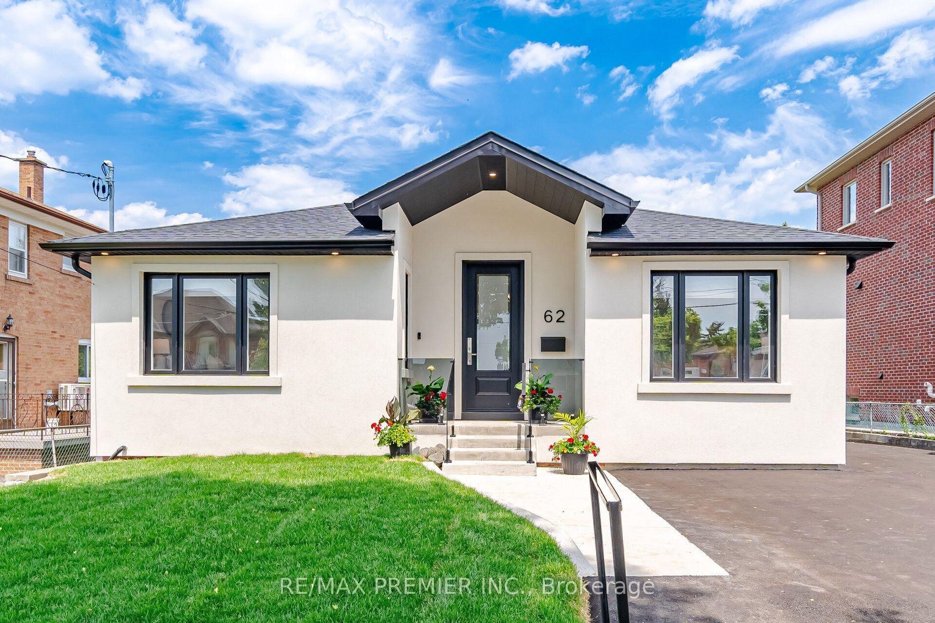 62 Flamborough Drive — photo 1