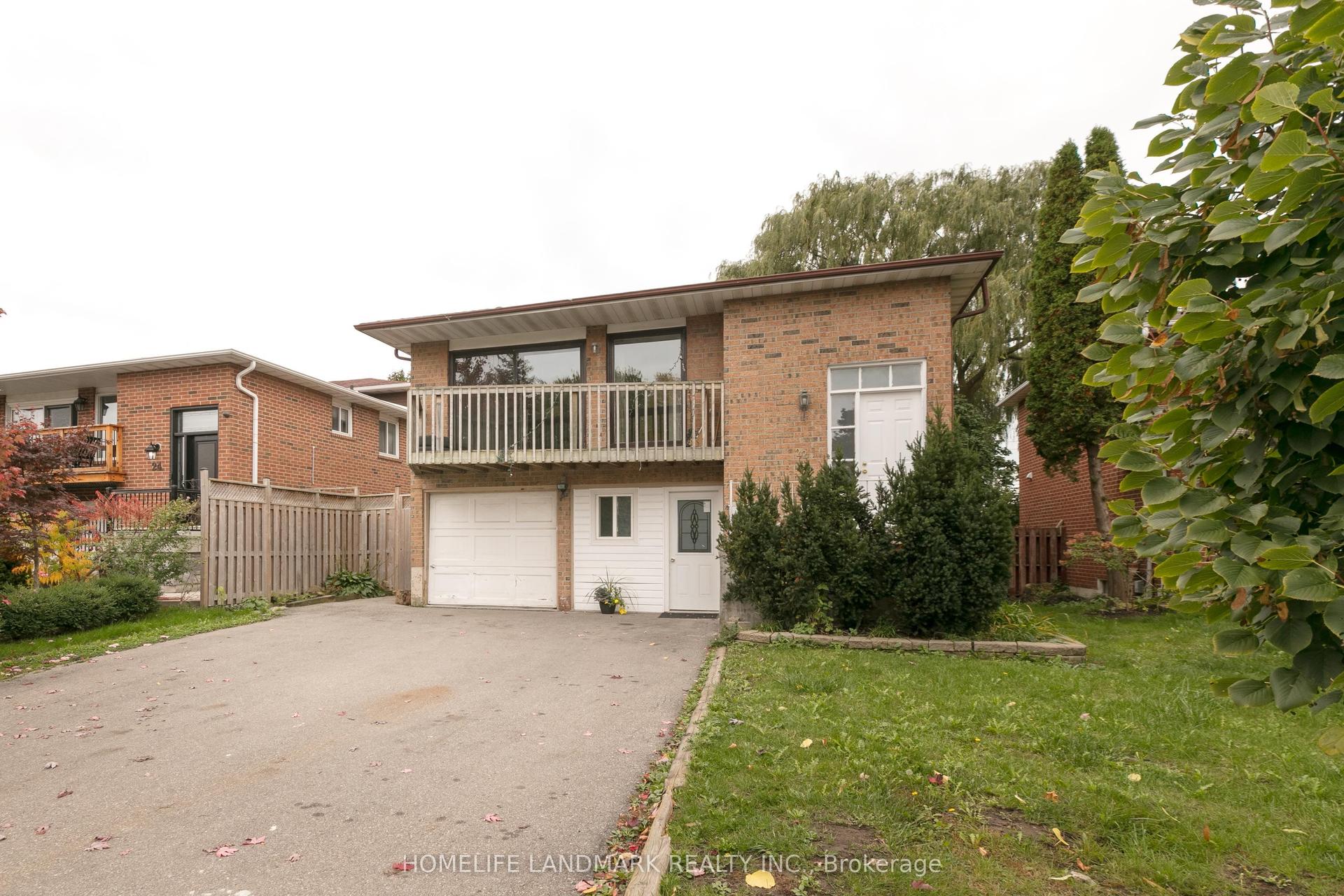 22 Blenheim Drive, Brampton — Detached for lease, photo 1