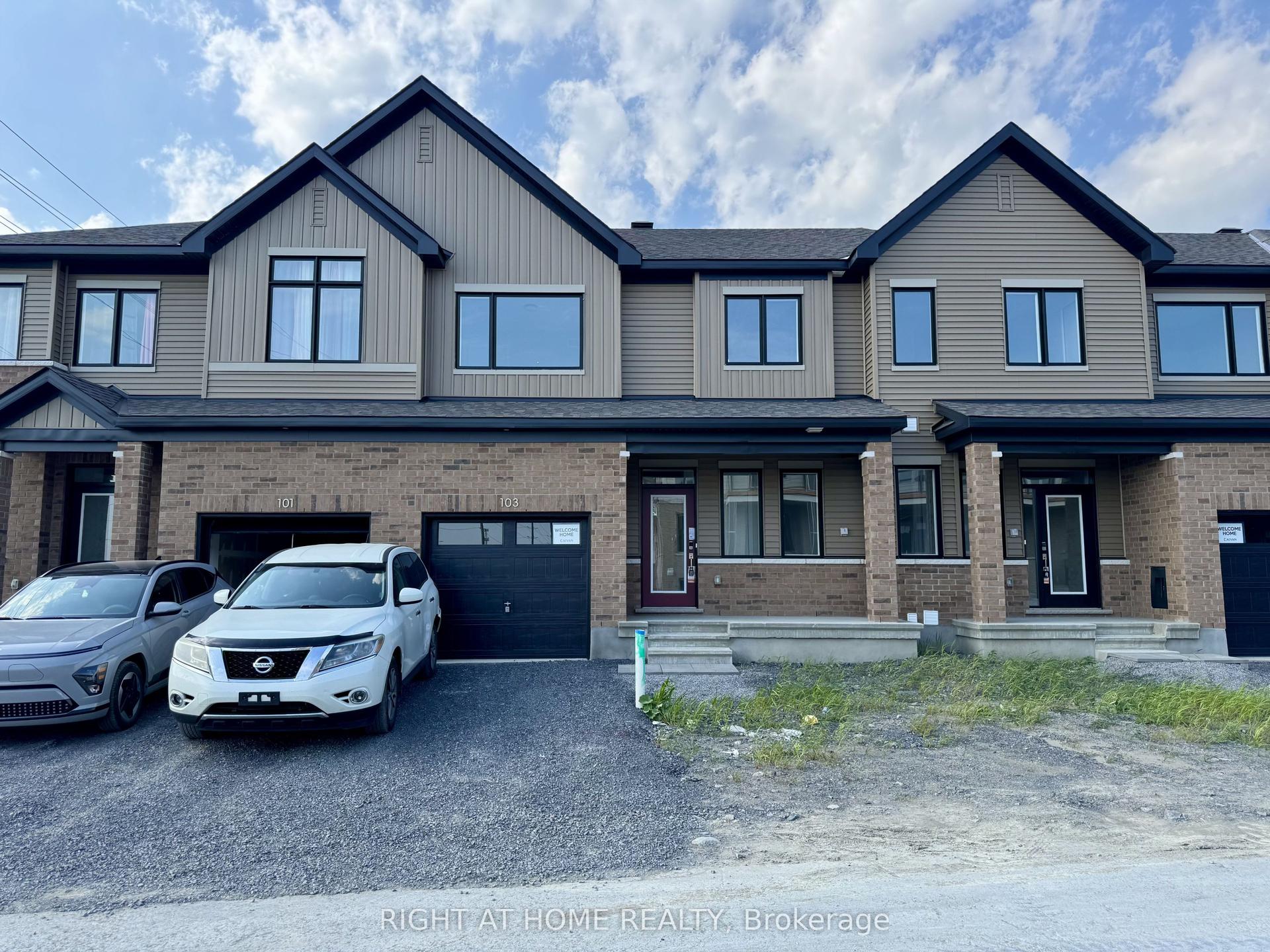 103 Ryan Reynolds Way, Orleans - Cumberland and Area — Townhouse for lease, photo 1