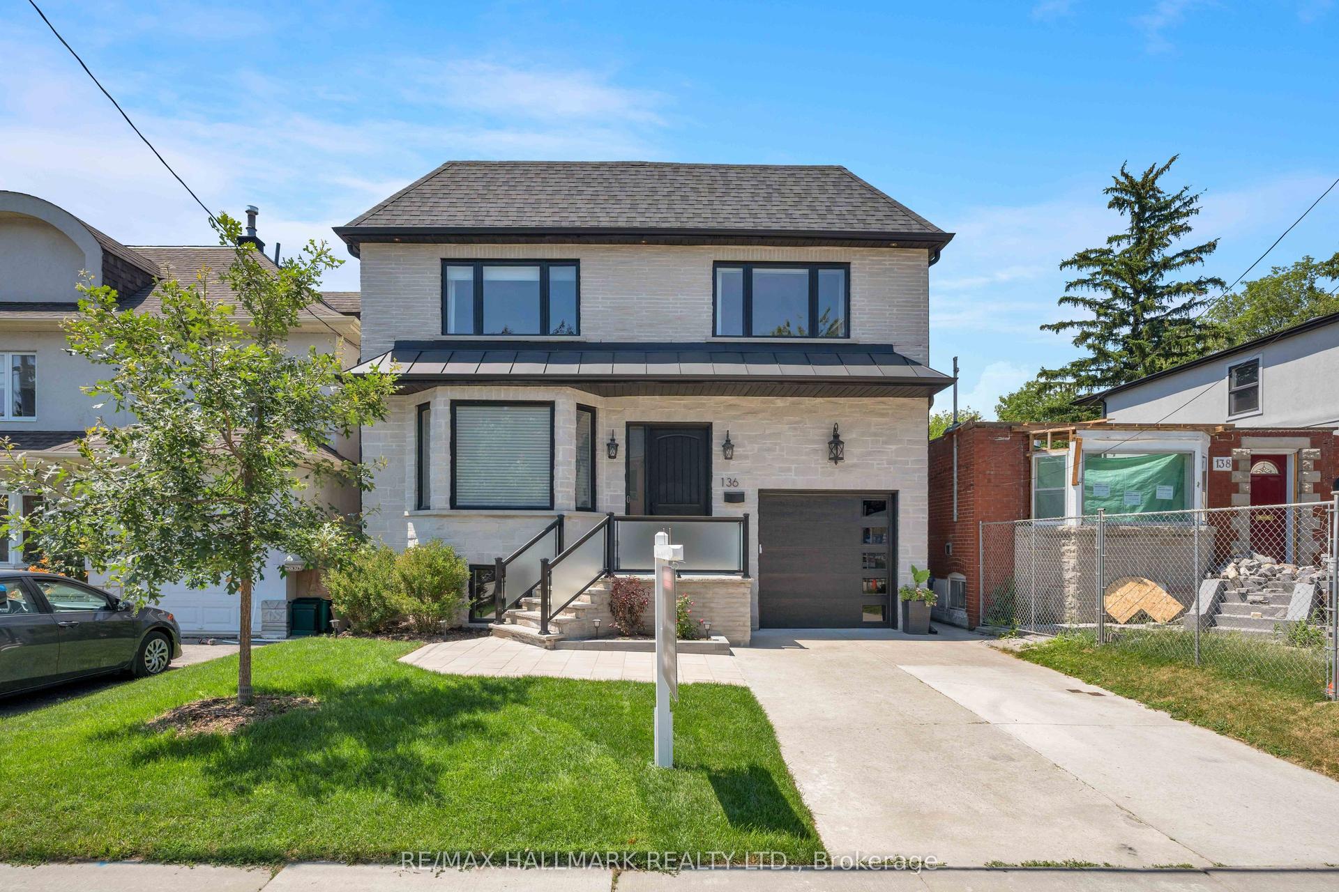 136 Glenwood Crescent, Toronto — Detached for sale, photo 1