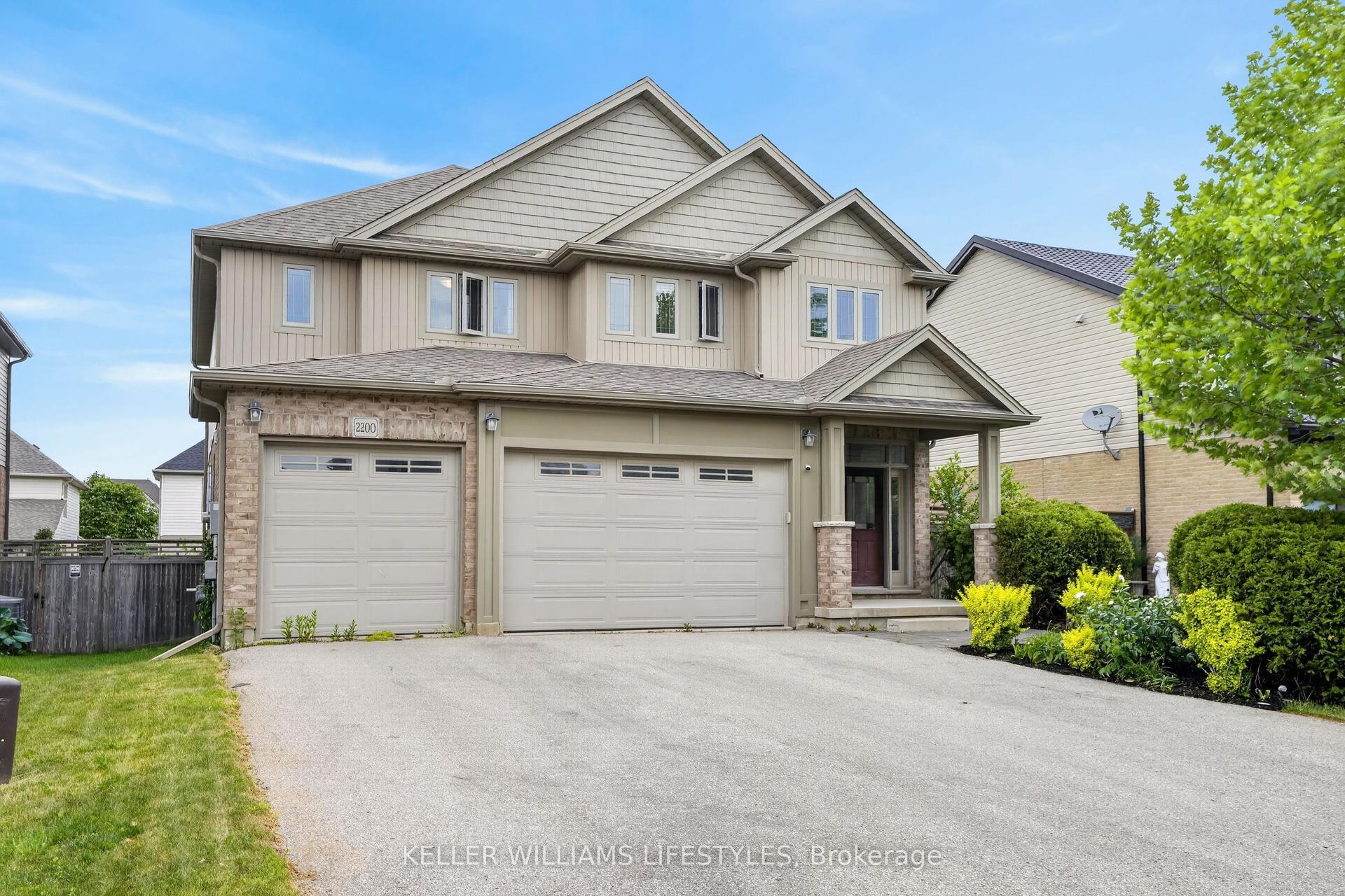 2200 Dogwood Crescent, London South — Detached for lease, photo 1