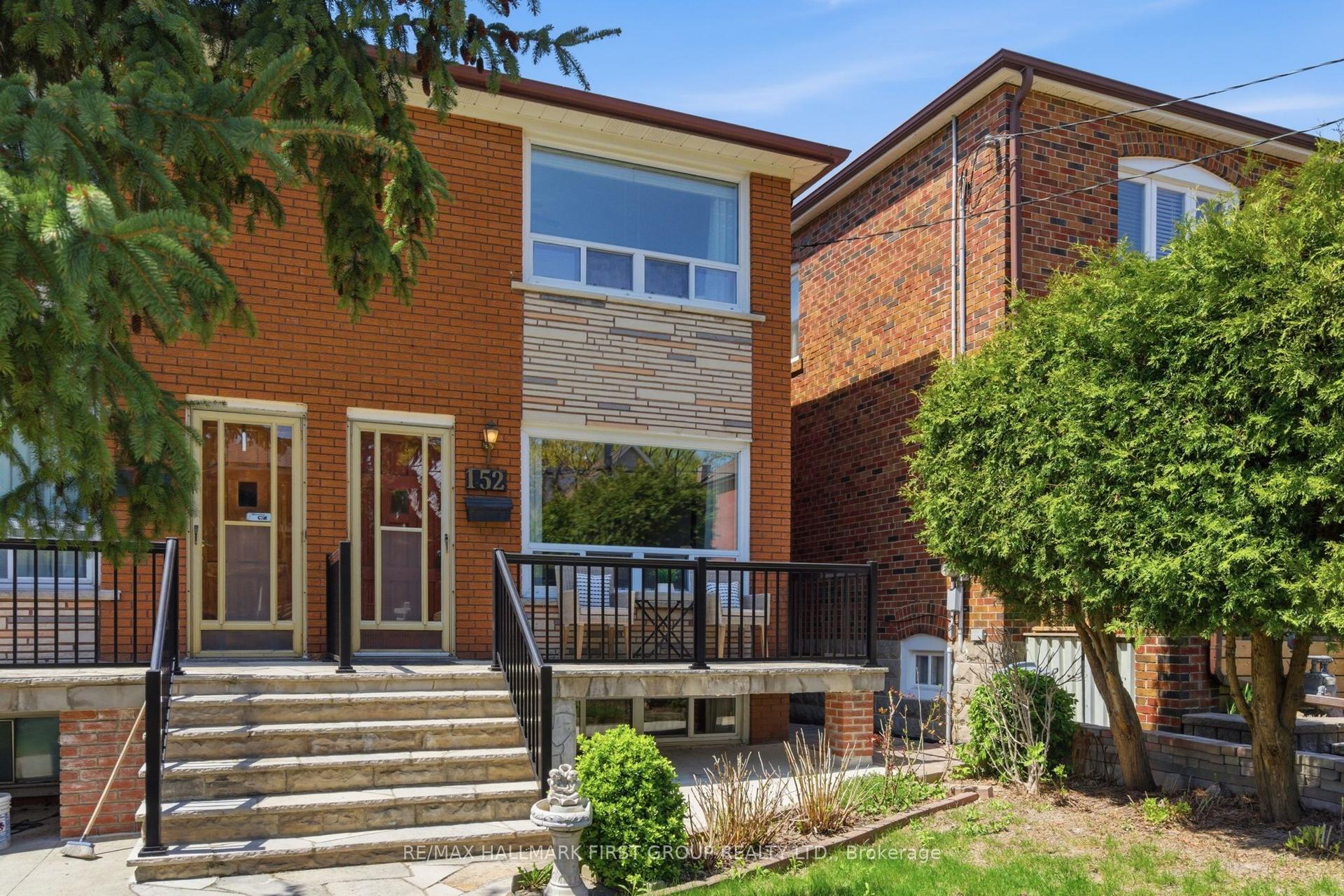 152 MCROBERTS Avenue — photo 1