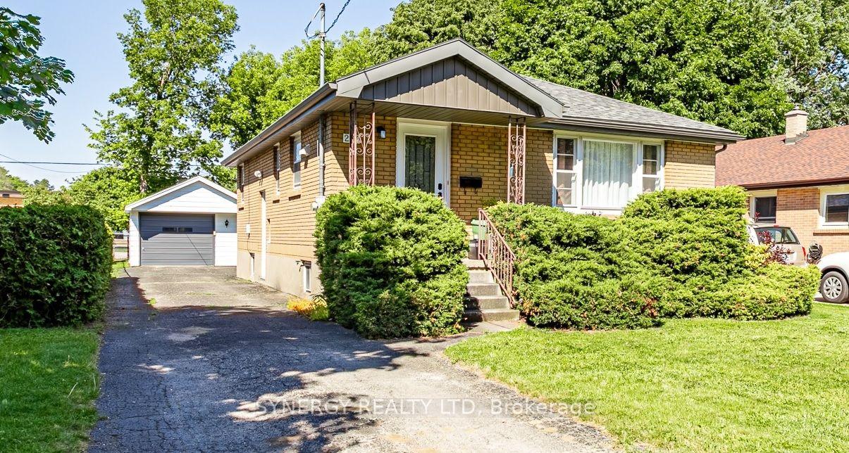 227 Sterling Street, London East — Detached for sale, photo 1