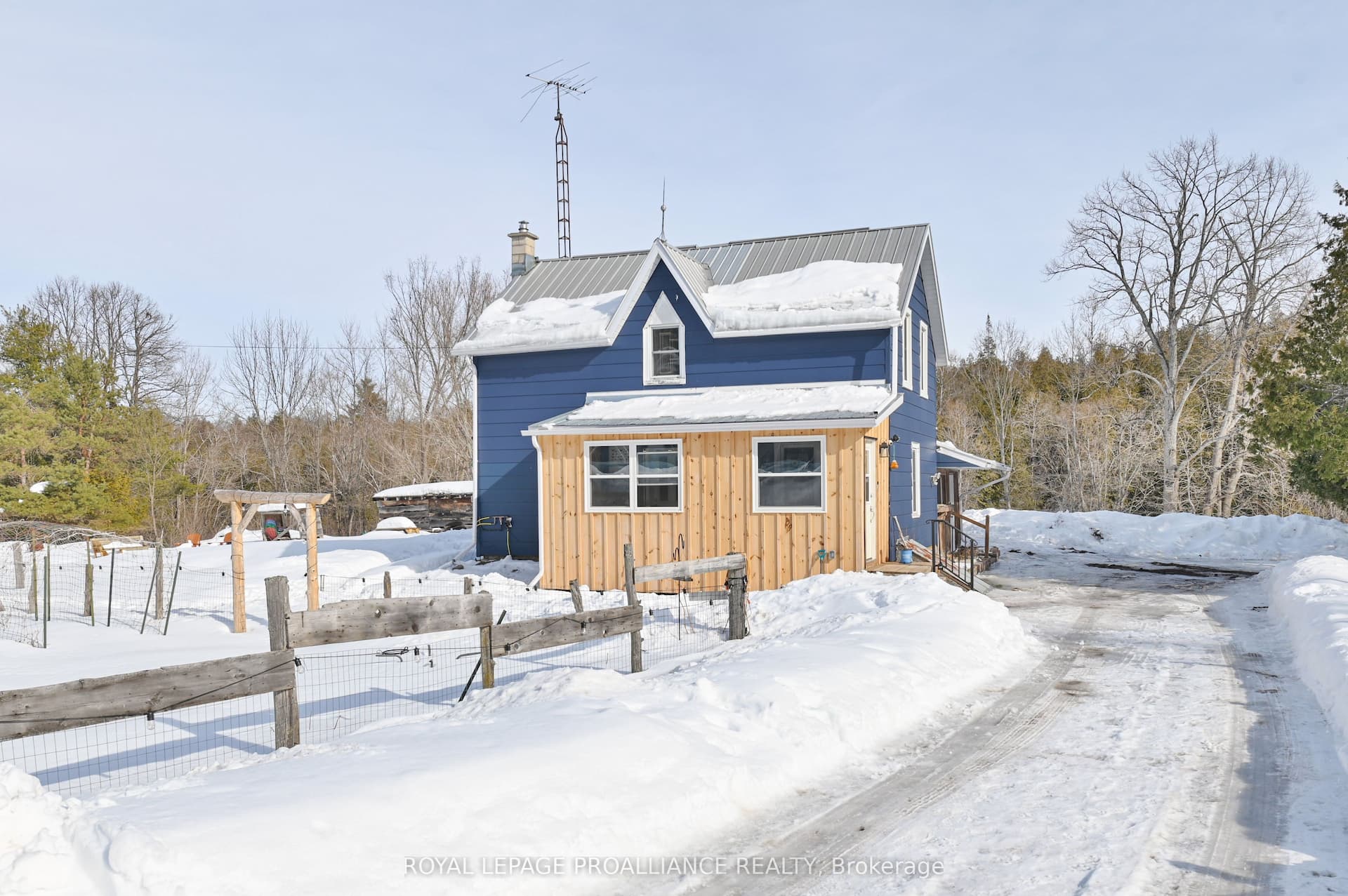 369 5th Concession Road S — photo 1