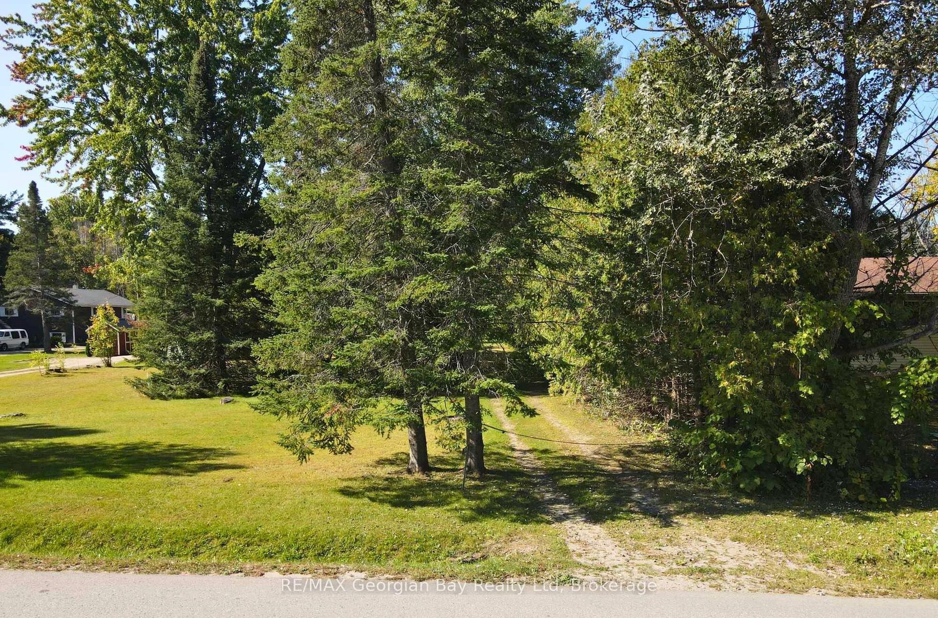 1968 Rosemount Road — photo 1