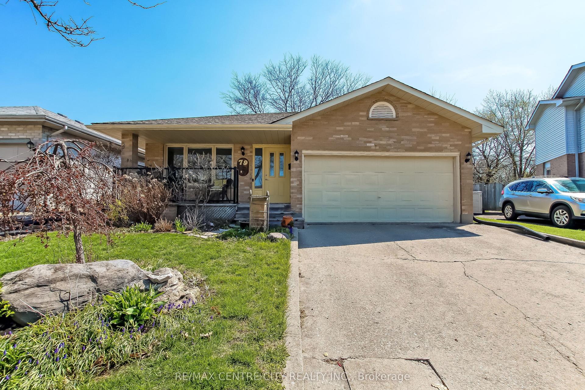 79 Ashley Crescent — photo 1