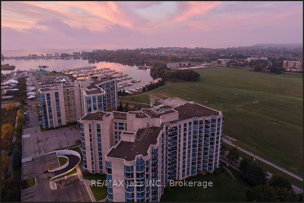 360 Watson Street W 105 #105, Whitby — Condo for sale, photo 1