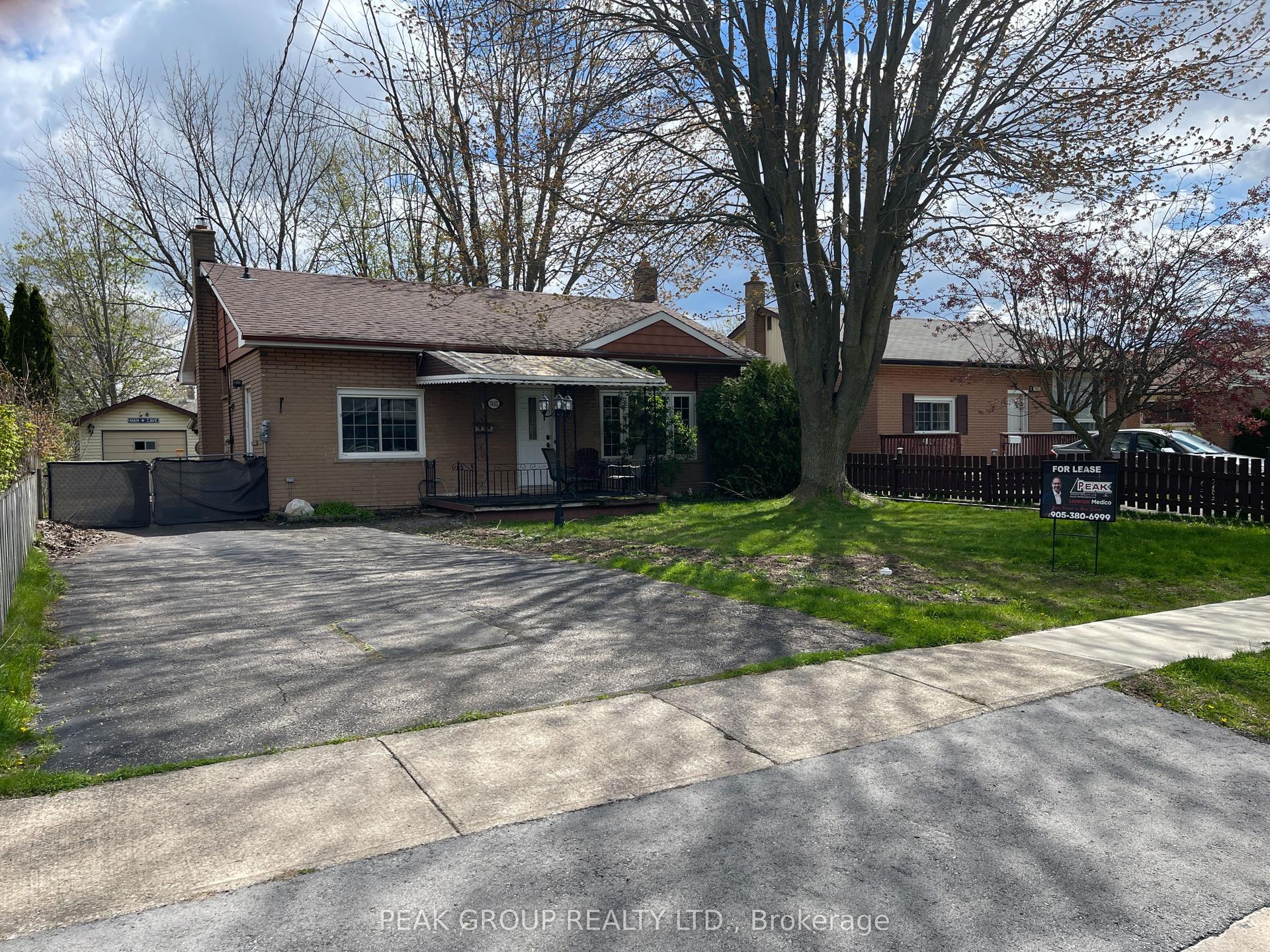 7452 Marieclaude Avenue — photo 1