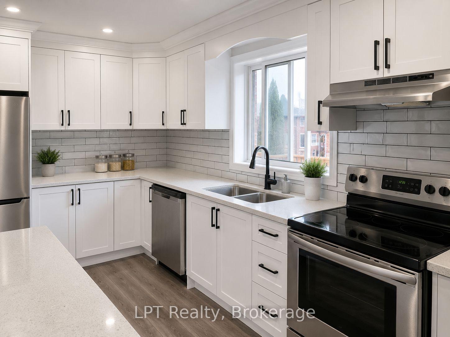 325 Baldwin Street — photo 1