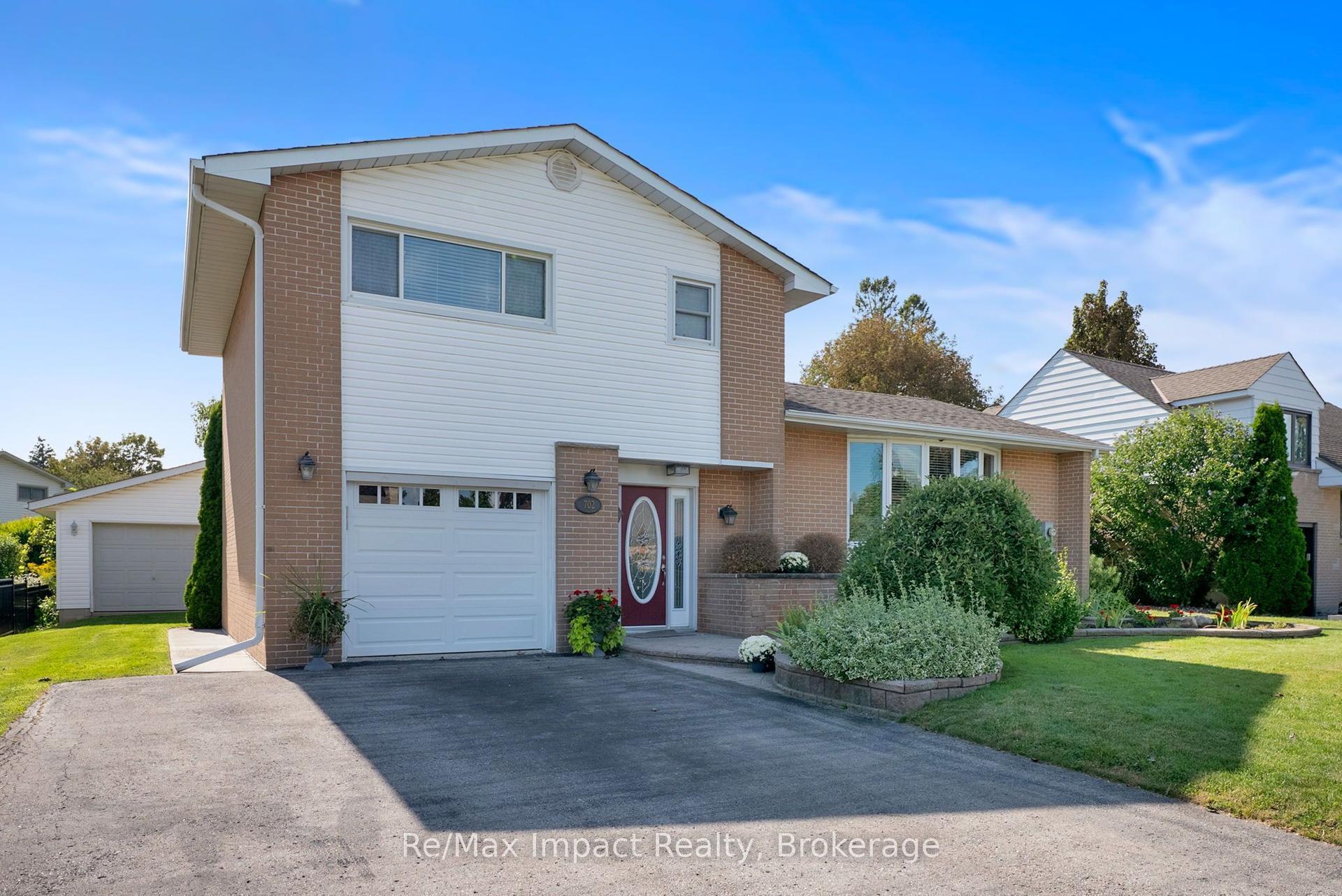 702 Westdale Court, Oshawa — Detached for sale, photo 1