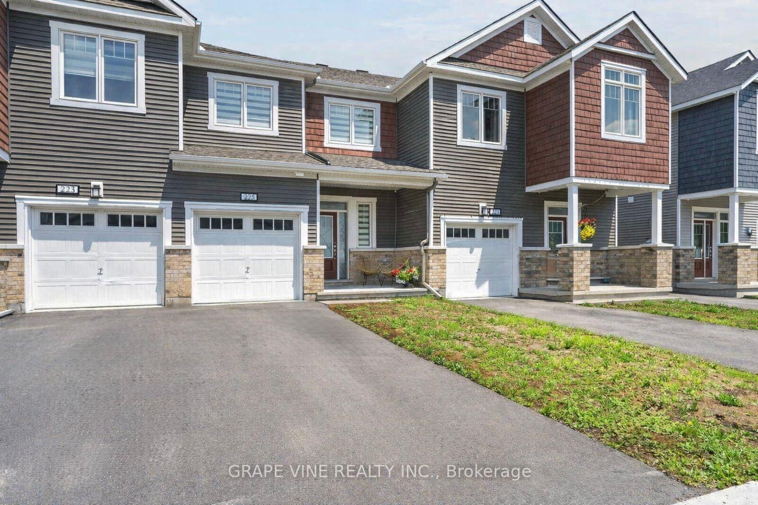 225 Billrian Crescent, Stittsville - Munster - Richmond — Townhouse for sale, photo 1
