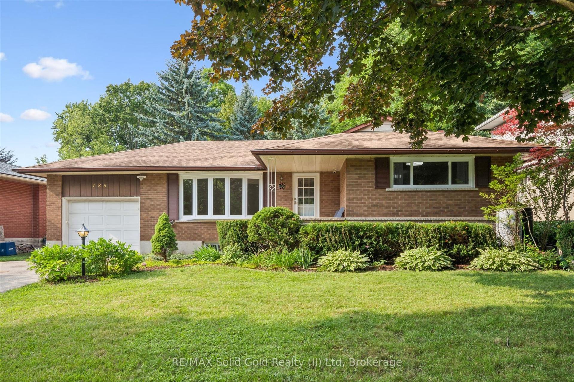 186 Marshall Street, Waterloo — Detached for sale, photo 1