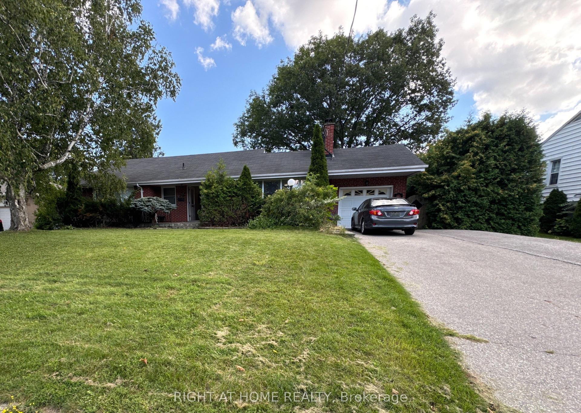 77 Churchill Avenue, Oshawa — Detached for lease, photo 1