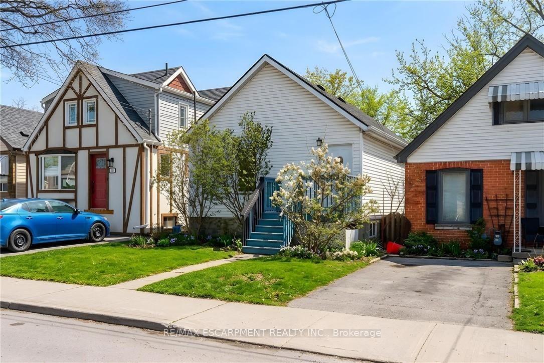 218 East 8th Street — photo 1